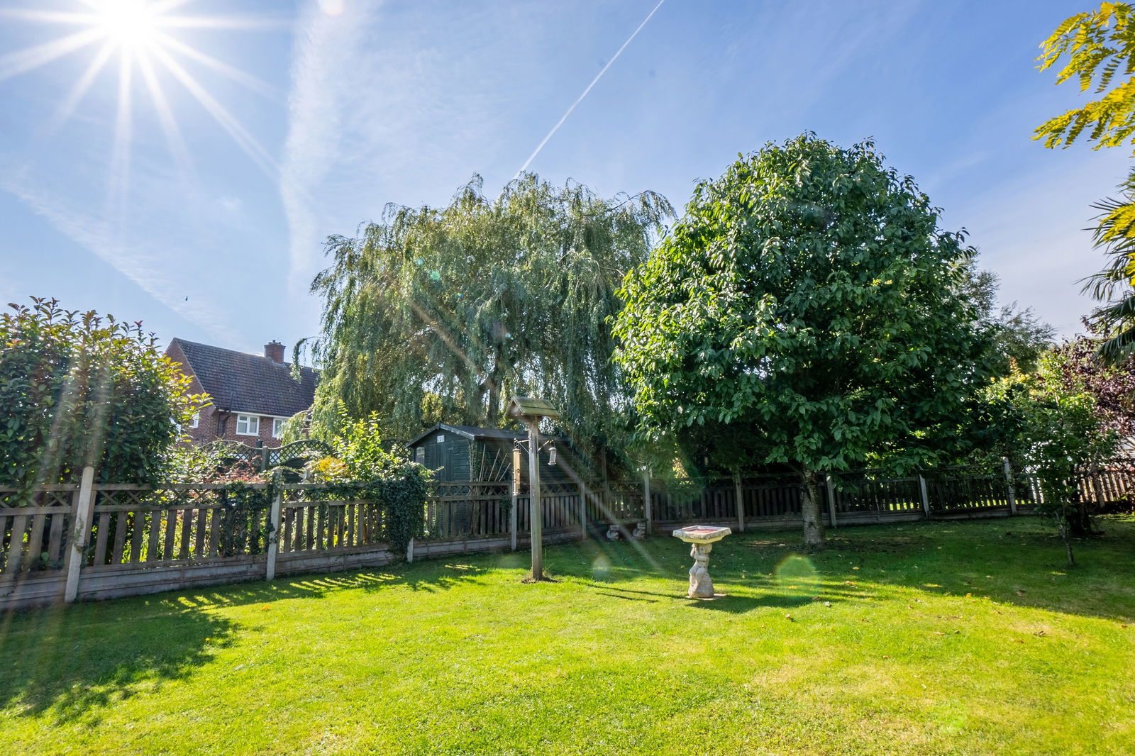 4 bed semi-detached house for sale in Wood Lane, Bedford  - Property Image 36