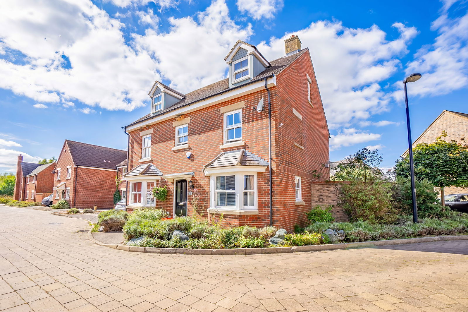 6 bed detached house for sale in Swift Way, Bedford  - Property Image 1