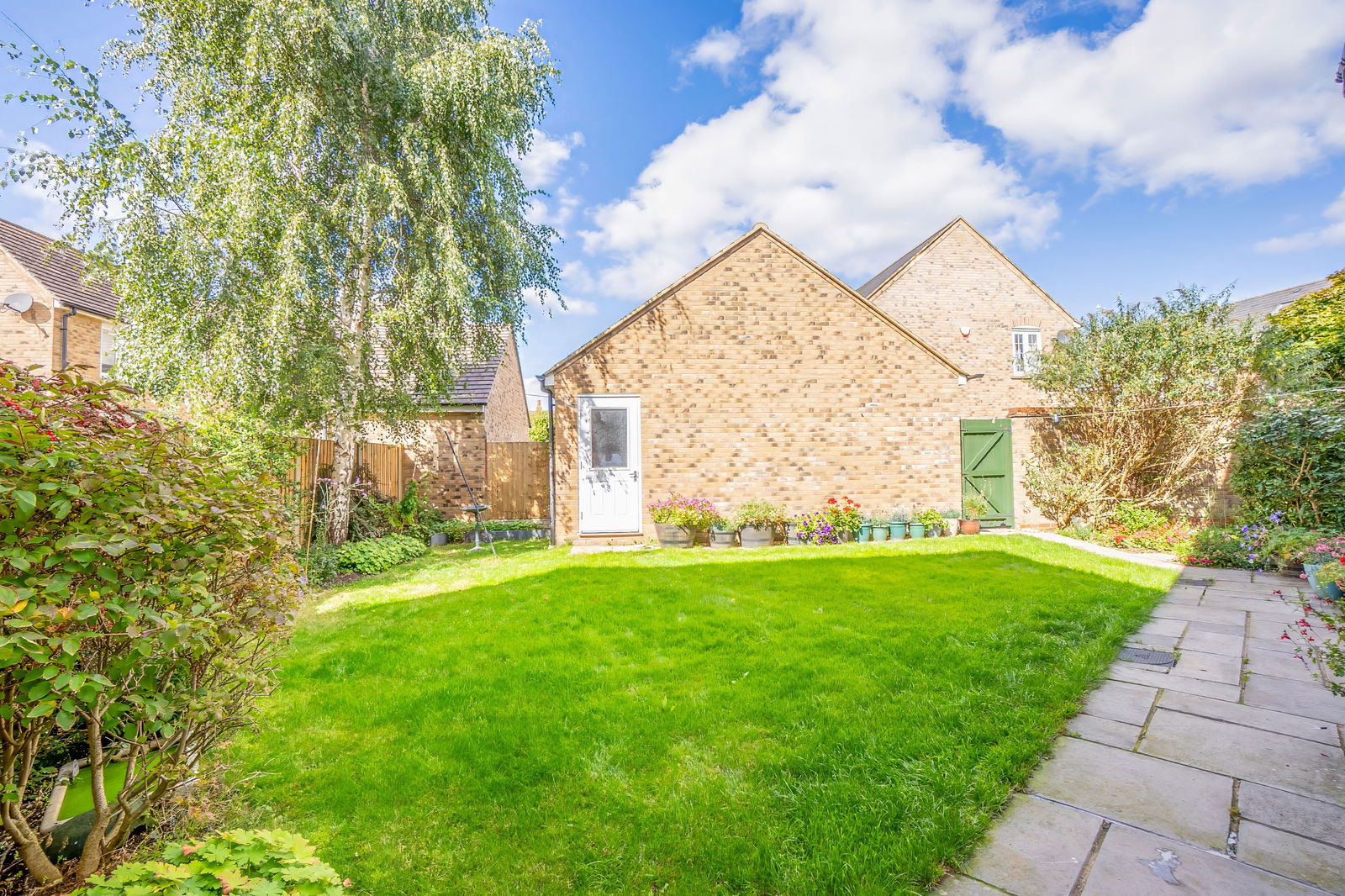 6 bed detached house for sale in Swift Way, Bedford  - Property Image 8