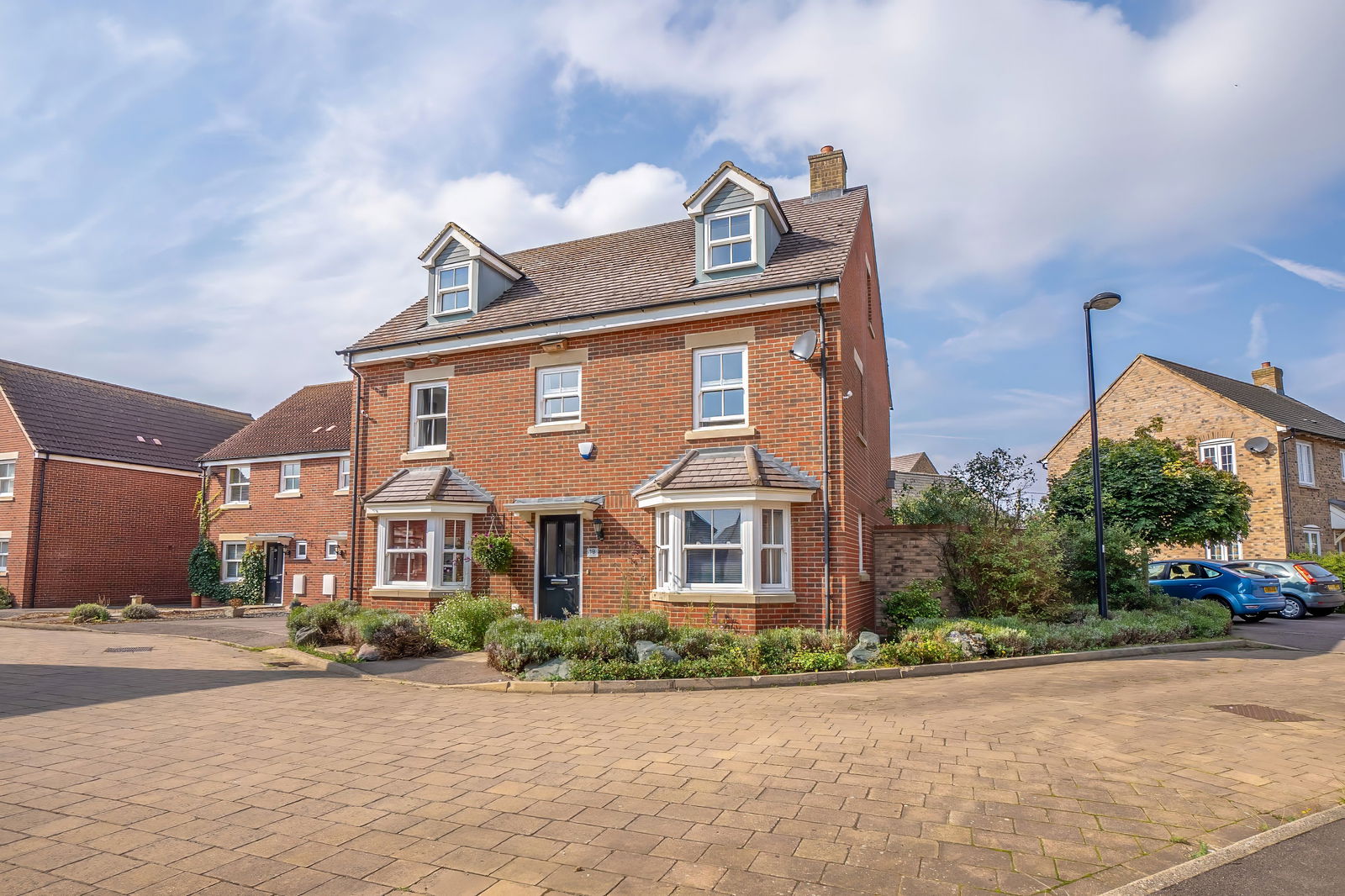 6 bed detached house for sale in Swift Way, Bedford  - Property Image 43