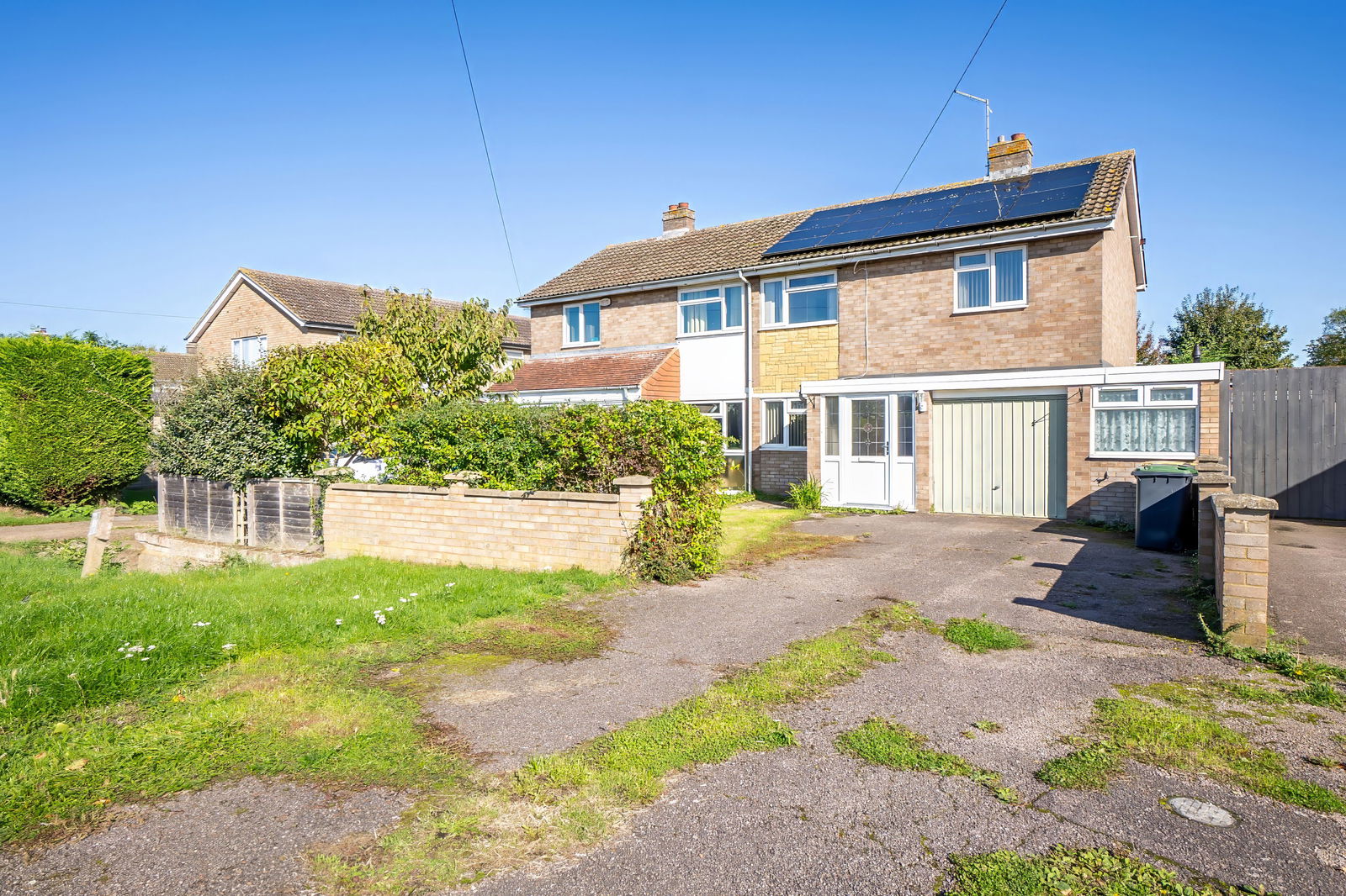 3 bed semi-detached house for sale in Wood Lane, Bedford  - Property Image 1