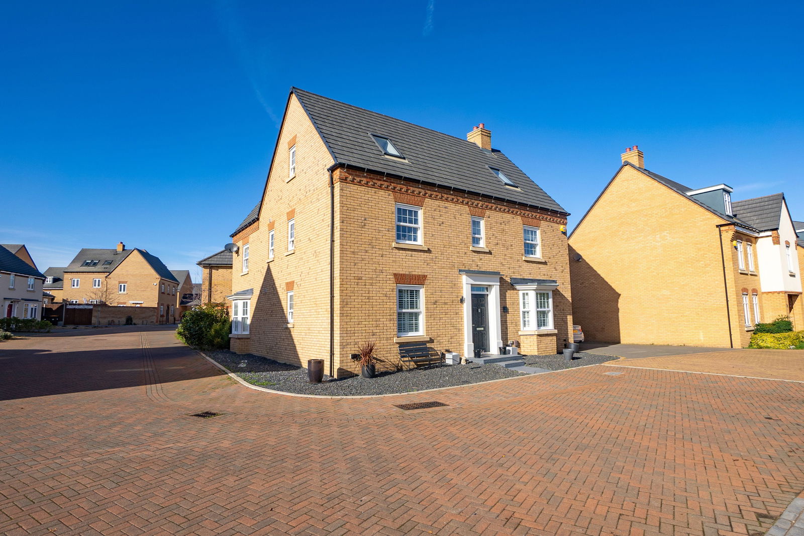 6 bed detached house for sale in Cygnet Close, Bedford  - Property Image 52