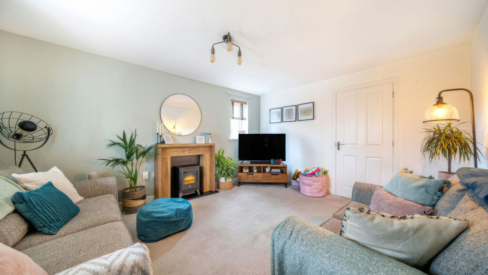 3 bed end of terrace house for sale in Roe Deer Place, Bedford  - Property Image 4