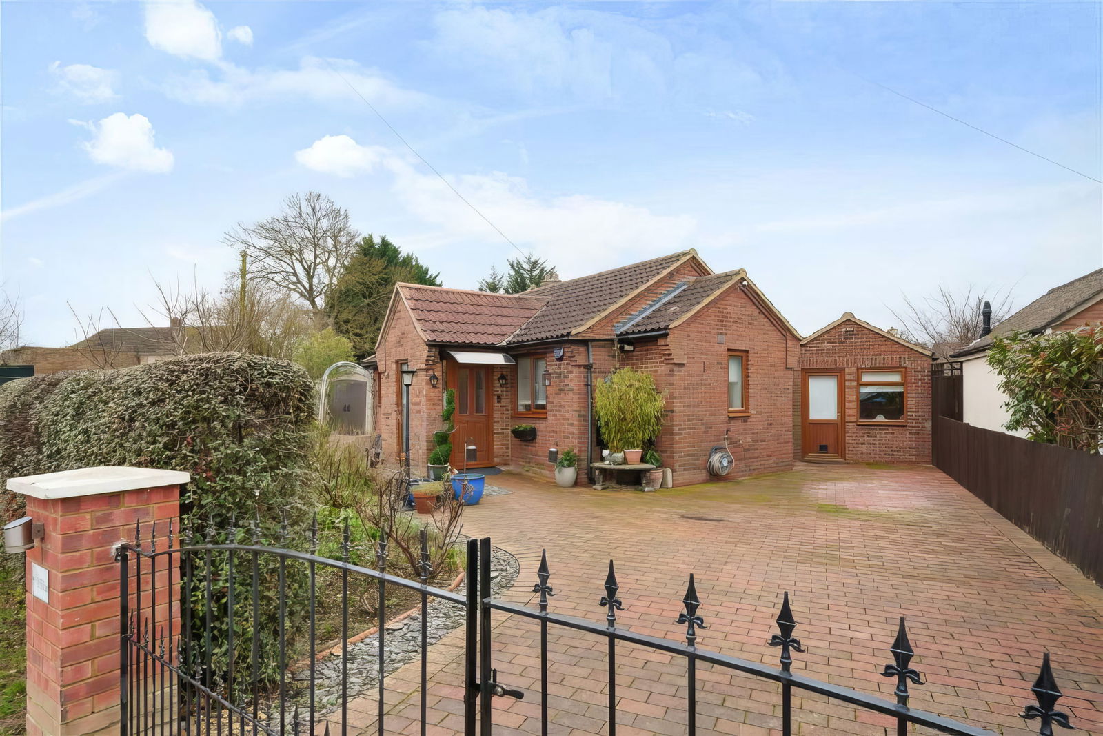 2 bed bungalow for sale in Bedford Road, Bedford  - Property Image 1