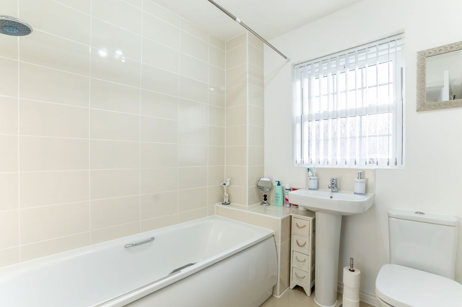 3 bed semi-detached house for sale in Ladybird Way, Bedford  - Property Image 14