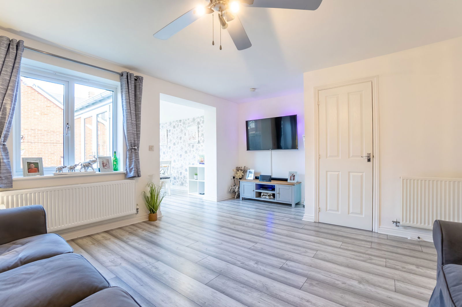 3 bed semi-detached house for sale in Ladybird Way, Bedford  - Property Image 3