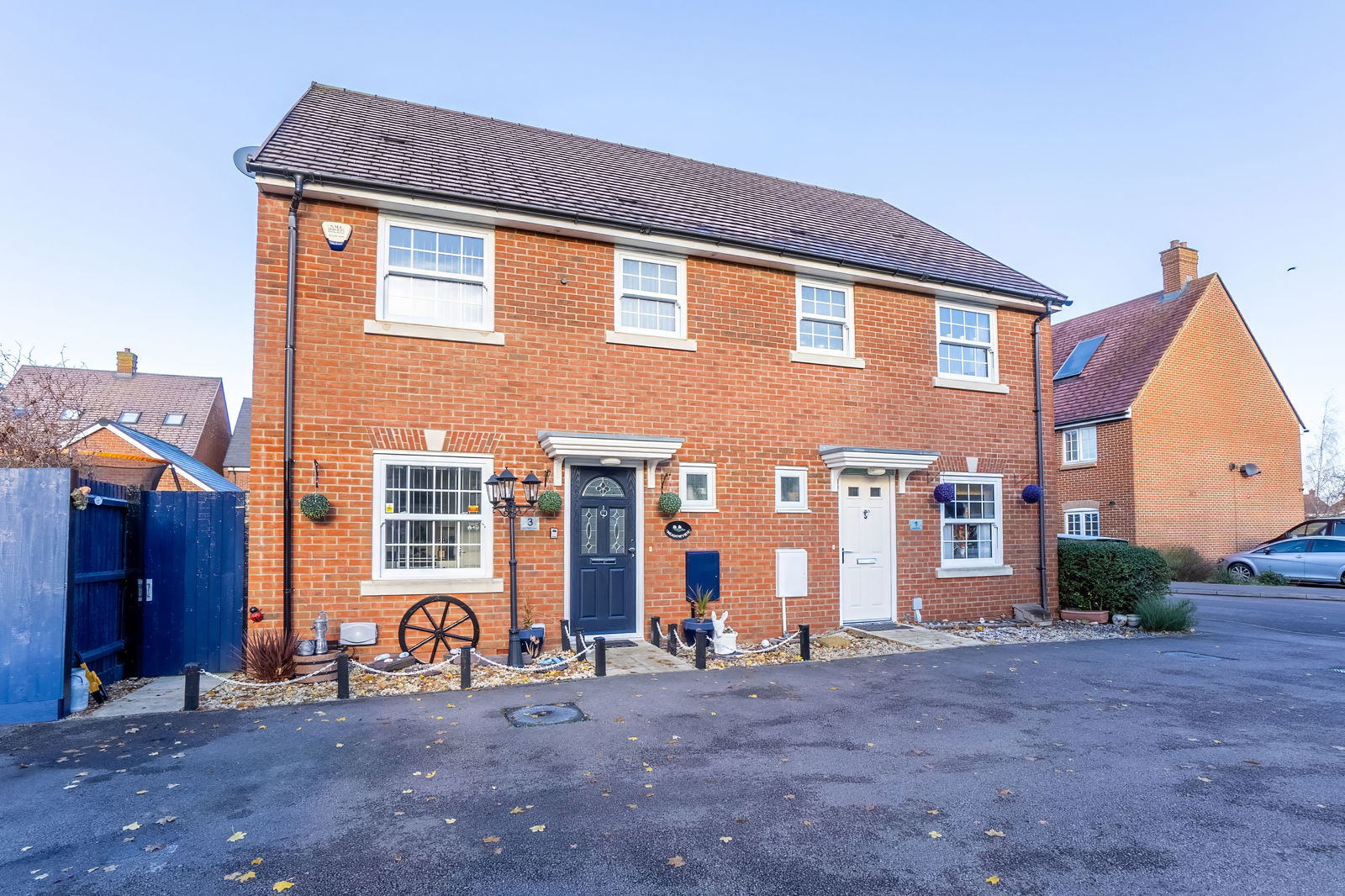 3 bed semi-detached house for sale in Ladybird Way, Bedford  - Property Image 2