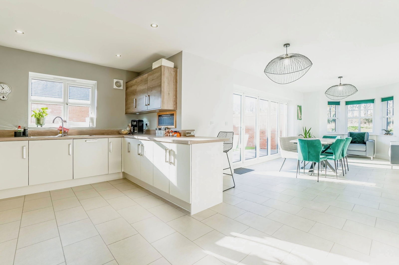 5 bed detached house for sale in Waterway Place, Bedford  - Property Image 2