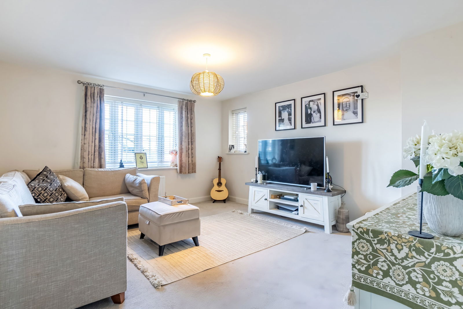 2 bed flat for sale in Tawny Avenue, Bedford  - Property Image 3