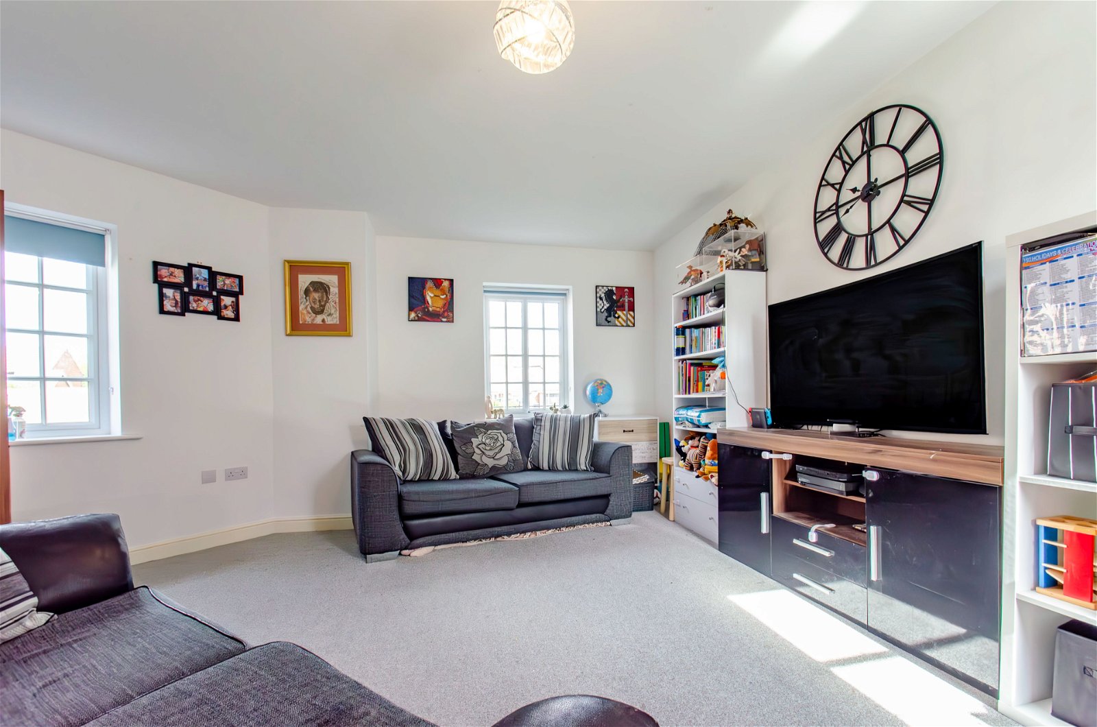 3 bed semi-detached house for sale in Oatlands Drive, Bedford  - Property Image 4