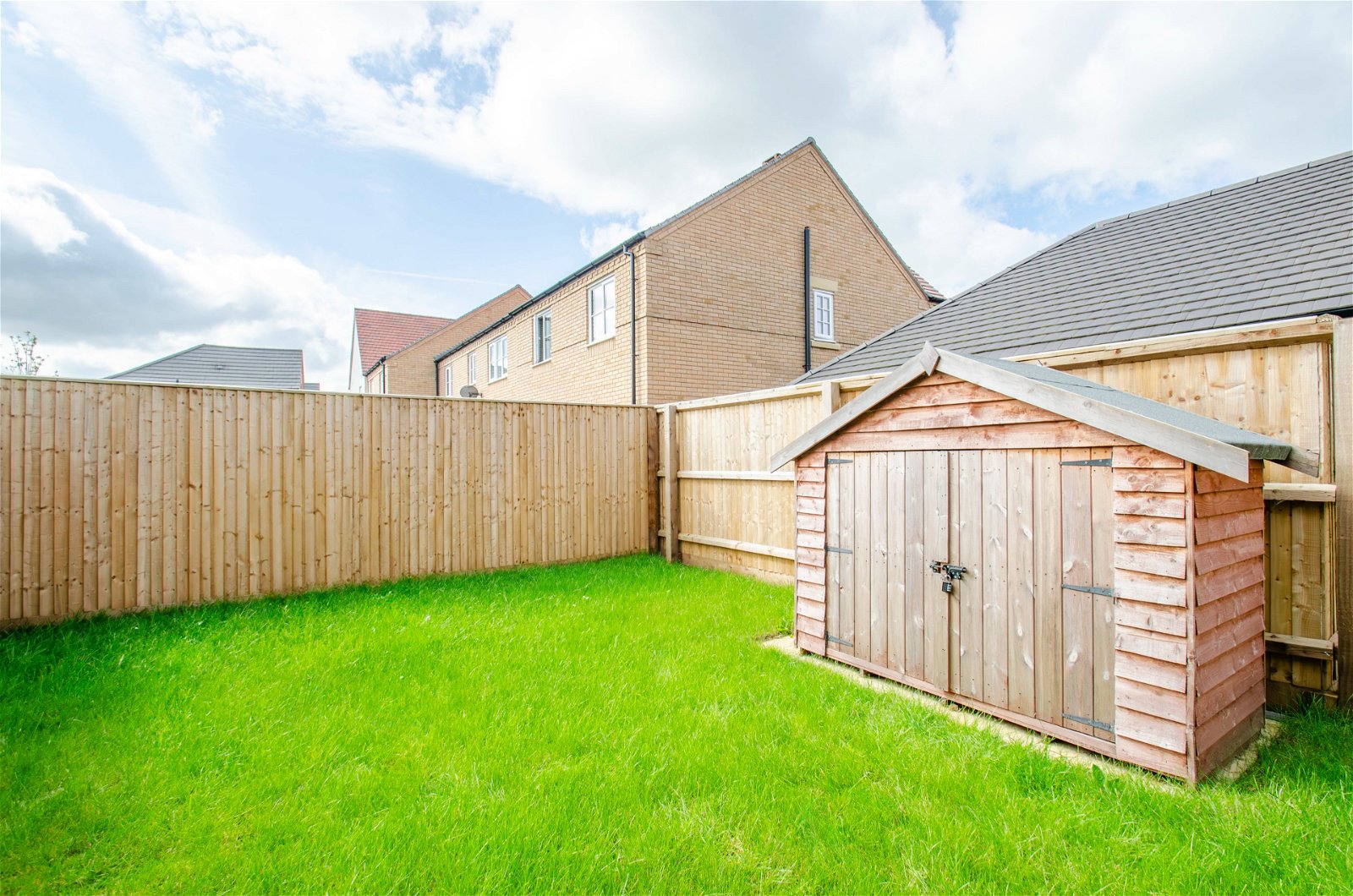 3 bed semi-detached house for sale in Oatlands Drive, Bedford  - Property Image 12