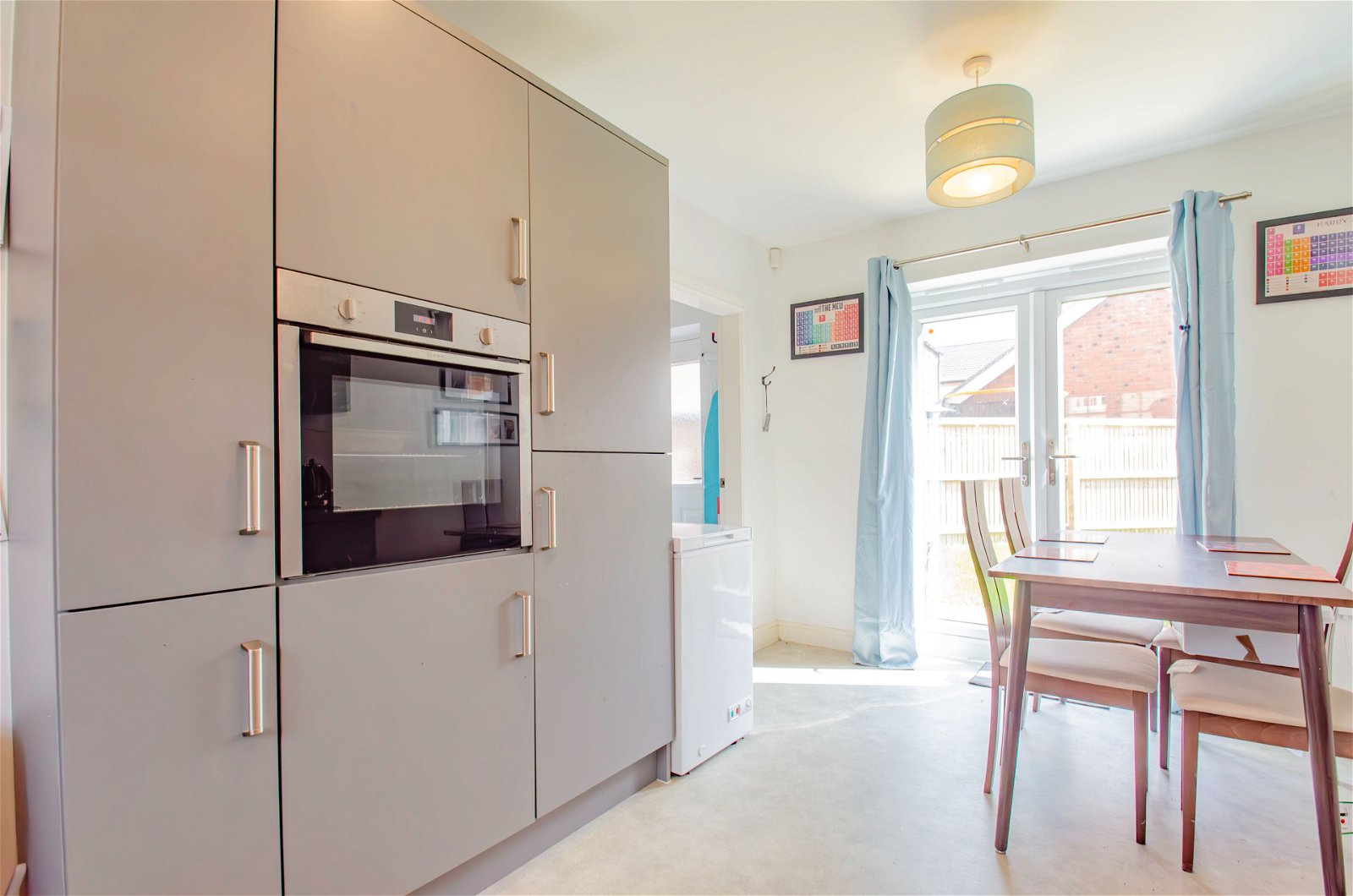 3 bed semi-detached house for sale in Oatlands Drive, Bedford  - Property Image 7