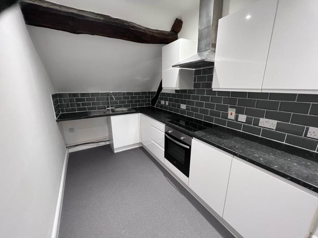 2 bed flat to rent in Bird Street  - Property Image 2