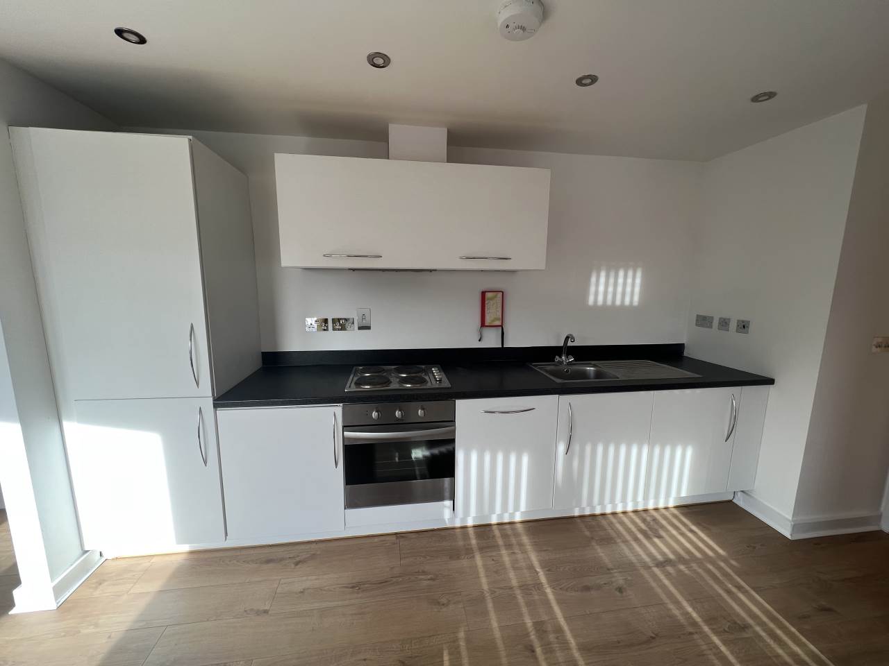 2 bed flat to rent in Granville Street (with one parking space) 1