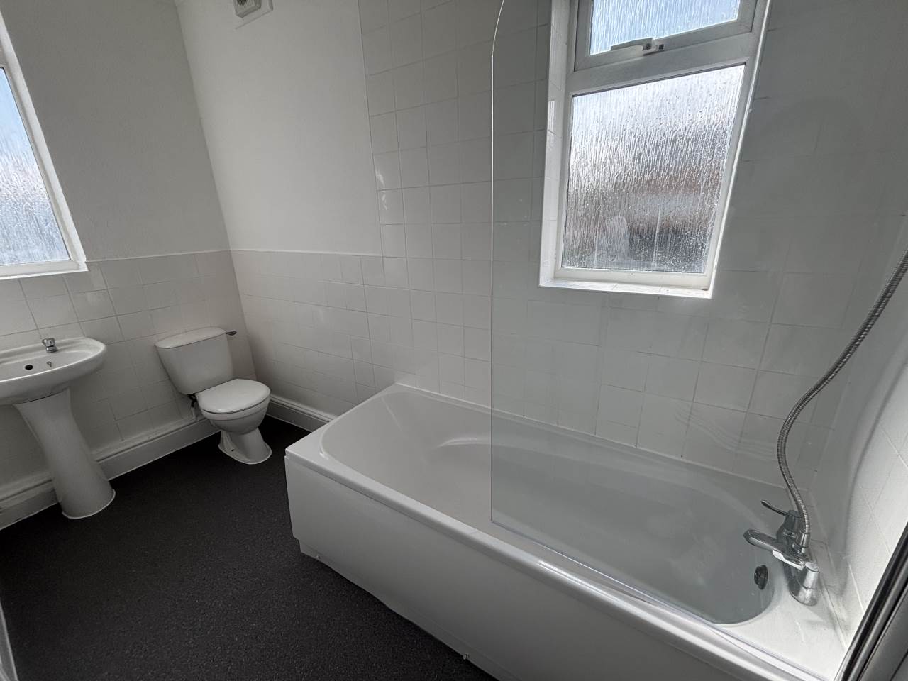 2 bed flat to rent in Cremorne Road, Sutton Coldfeild 3