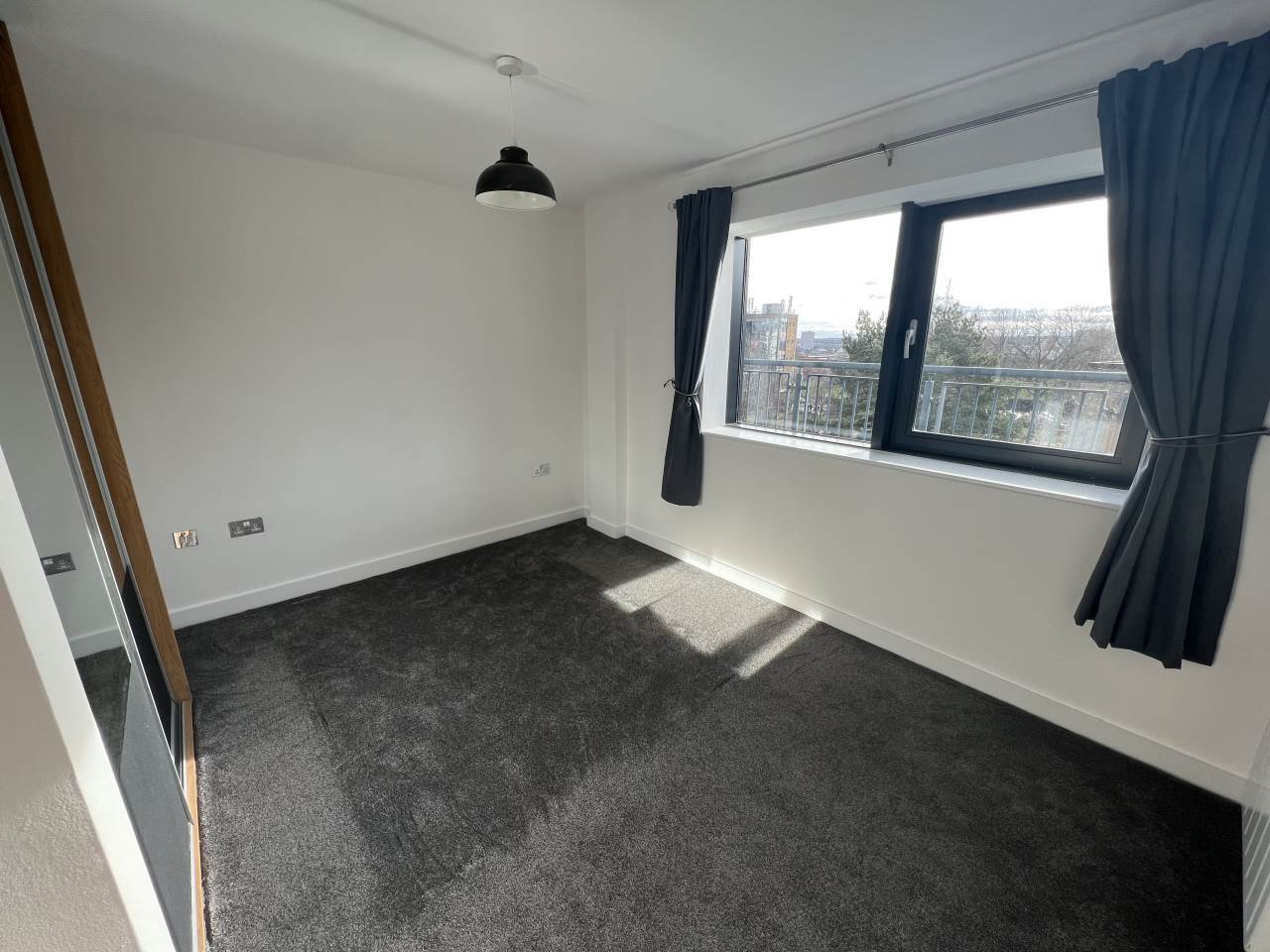 2 bed flat to rent in Granville Street 7