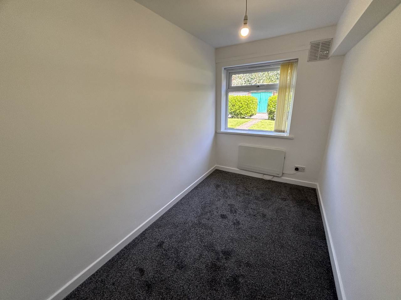 1 bed flat to rent in Abbey Mansions, Silverbirch road  - Property Image 5