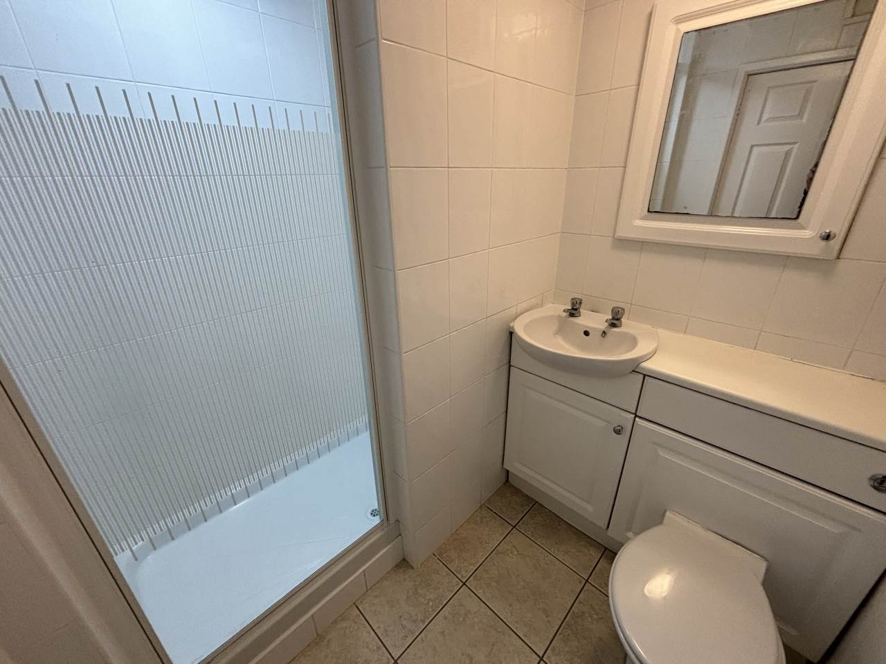1 bed flat to rent in Abbey Mansions, Silverbirch road 5
