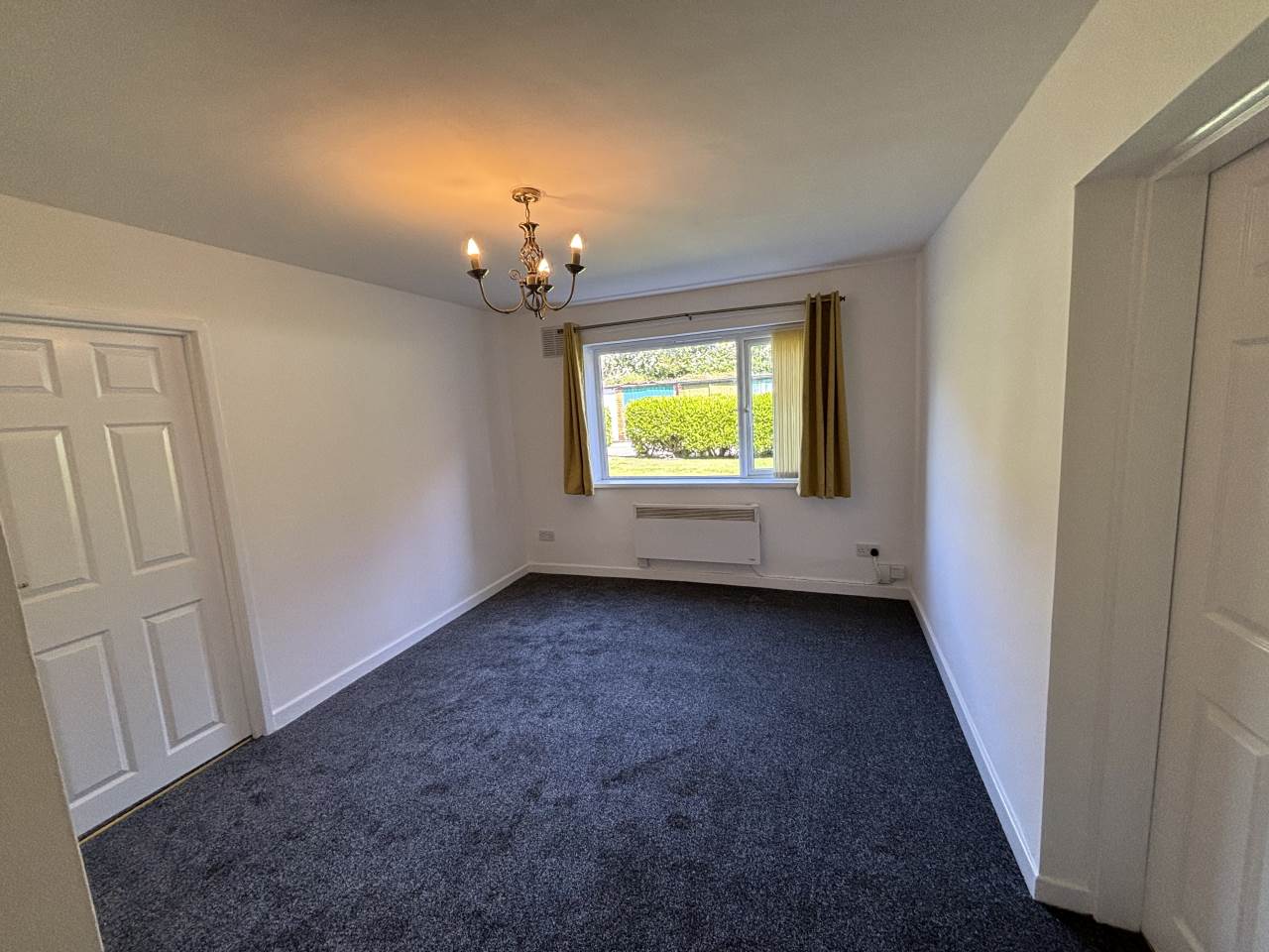 1 bed flat to rent in Abbey Mansions, Silverbirch road  - Property Image 3