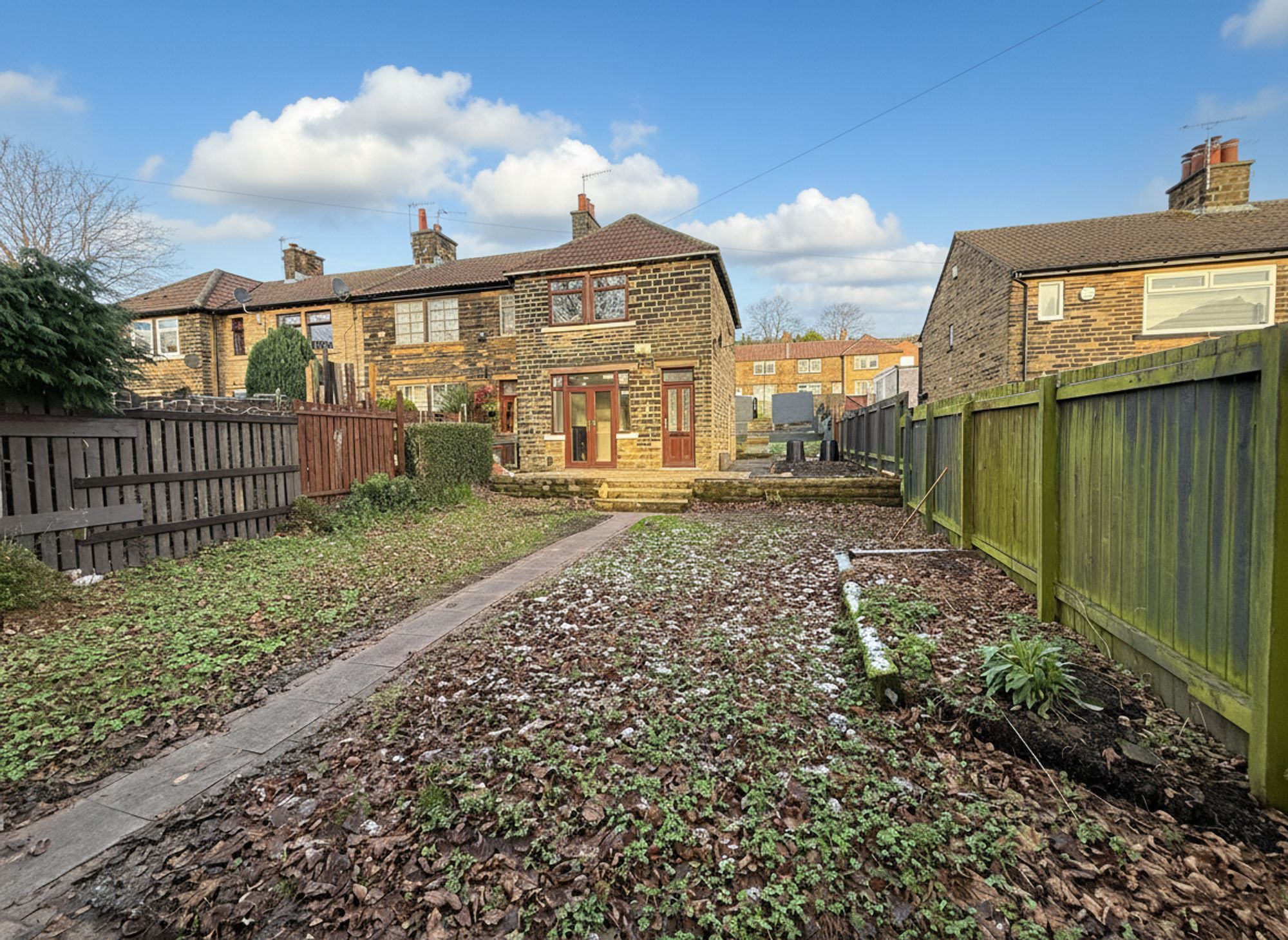 2 bed end of terrace house for sale in Woodlands Mount, Halifax  - Property Image 1