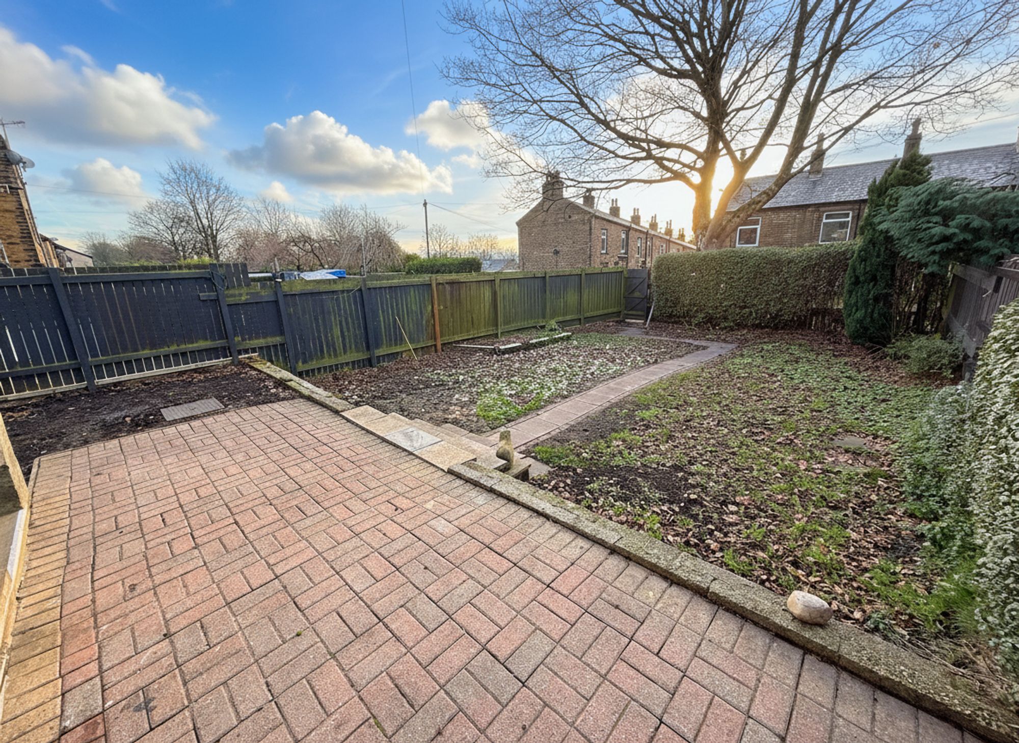 2 bed end of terrace house for sale in Woodlands Mount, Halifax  - Property Image 17