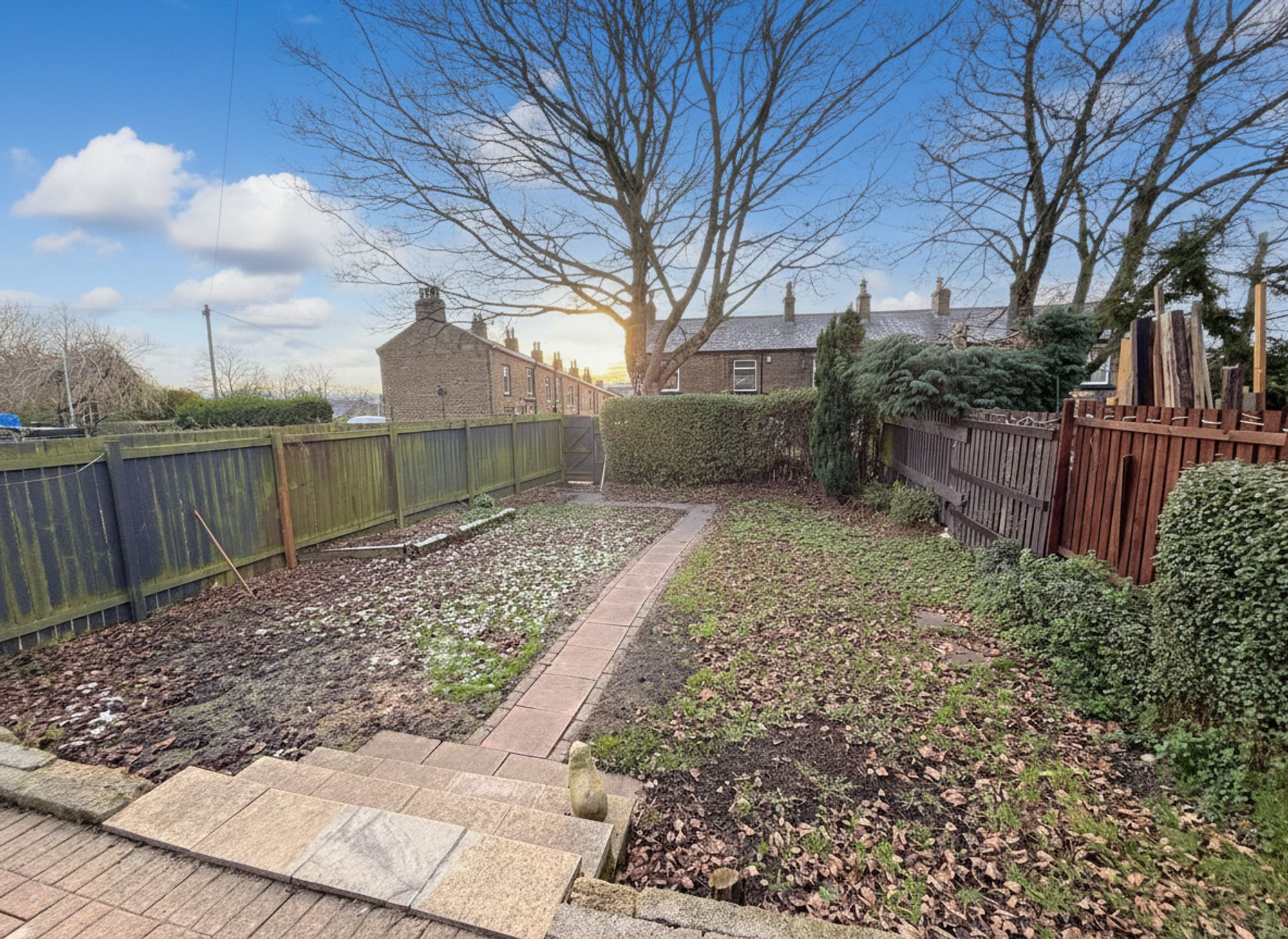 2 bed end of terrace house for sale in Woodlands Mount, Halifax 17