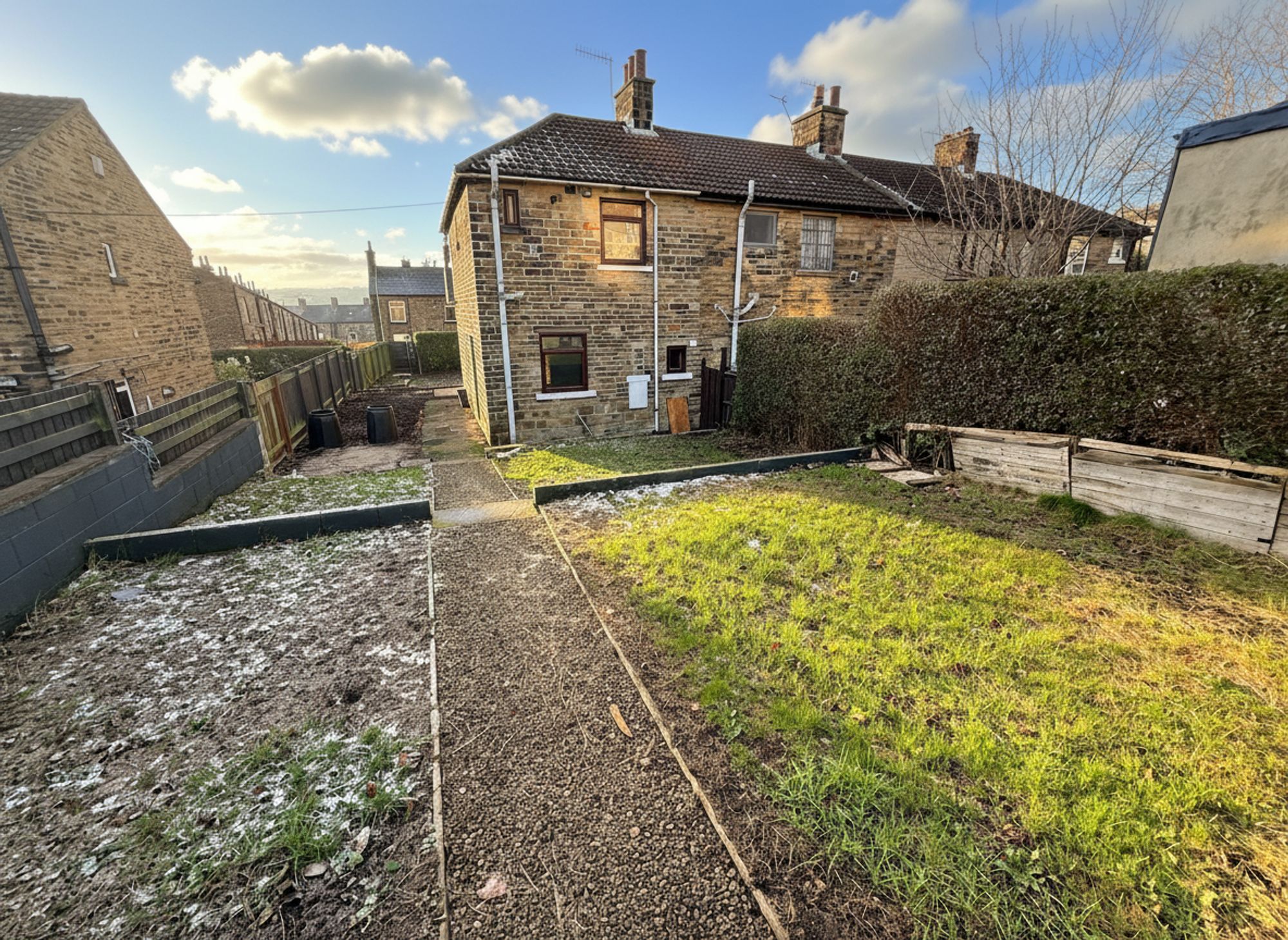 2 bed end of terrace house for sale in Woodlands Mount, Halifax  - Property Image 21