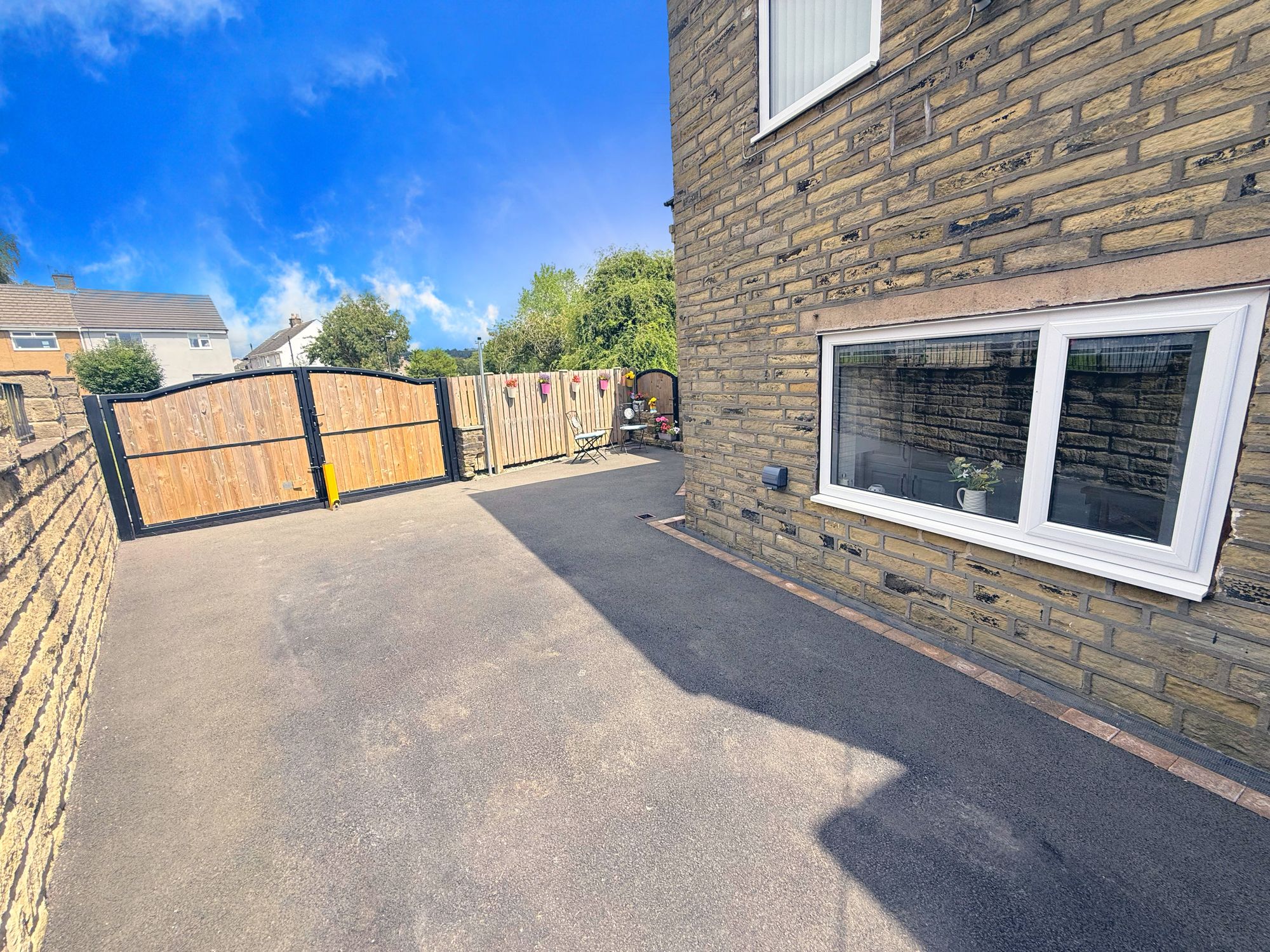 4 bed end of terrace house for sale in Moor Bottom Road, Halifax  - Property Image 36