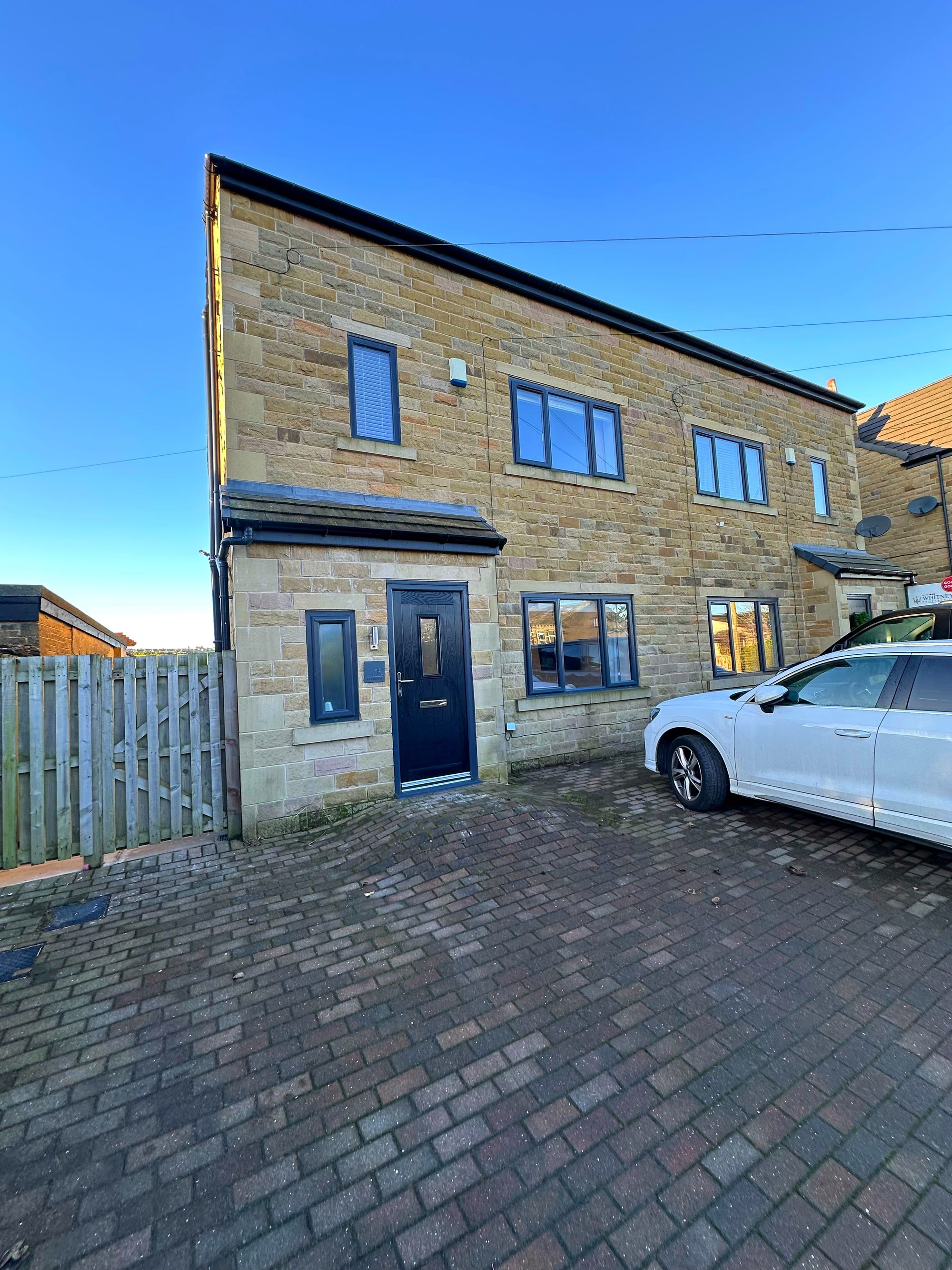 4 bed semi-detached house to rent in Broomfield, Bradford  - Property Image 1