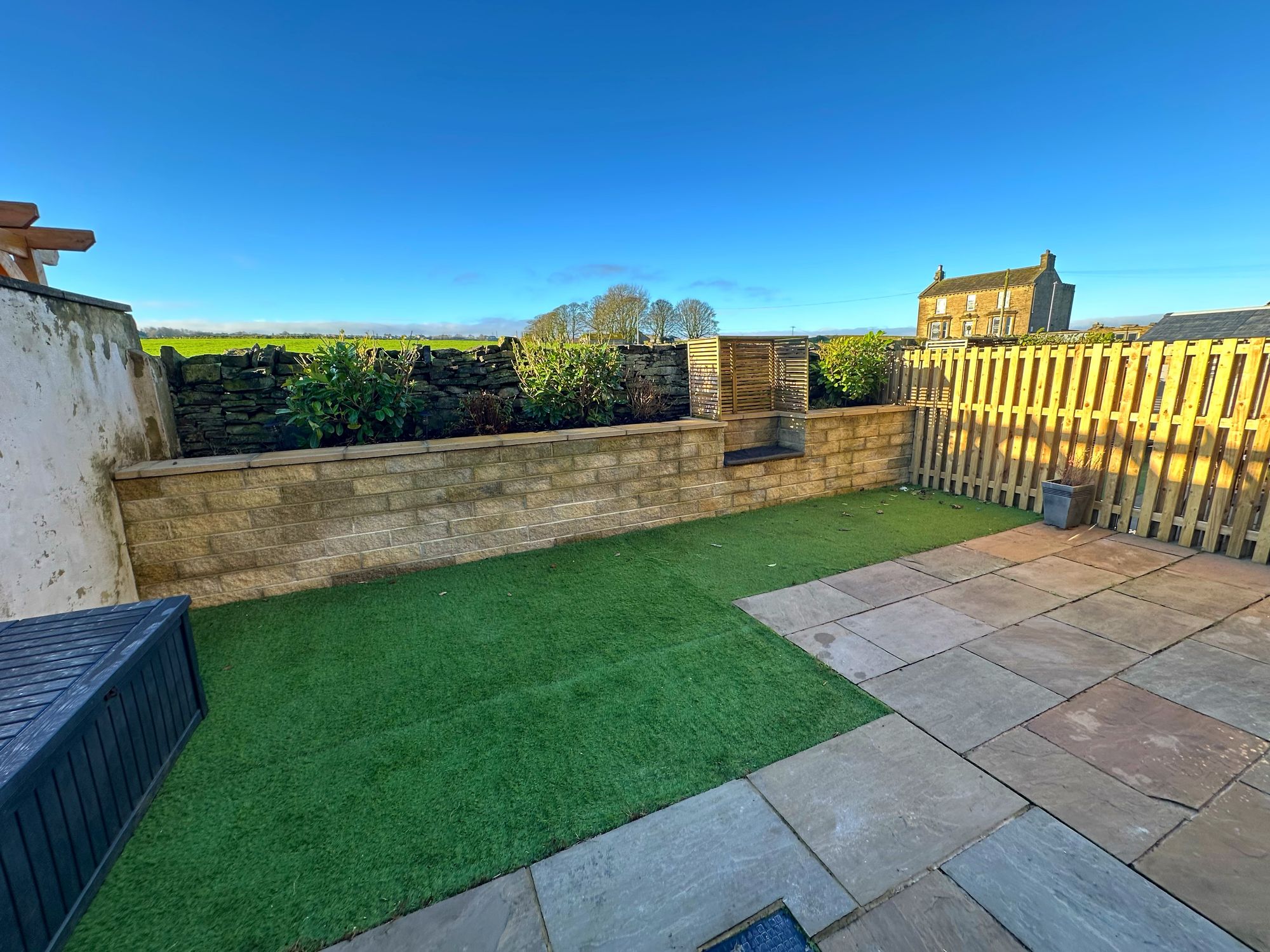 4 bed semi-detached house to rent in Broomfield, Bradford  - Property Image 4