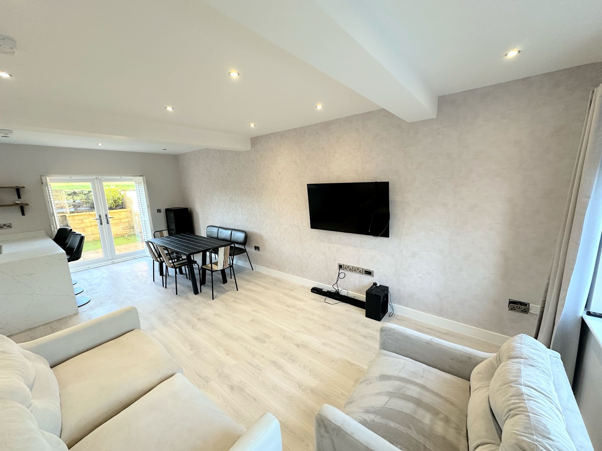 4 bed semi-detached house to rent in Broomfield, Bradford  - Property Image 8