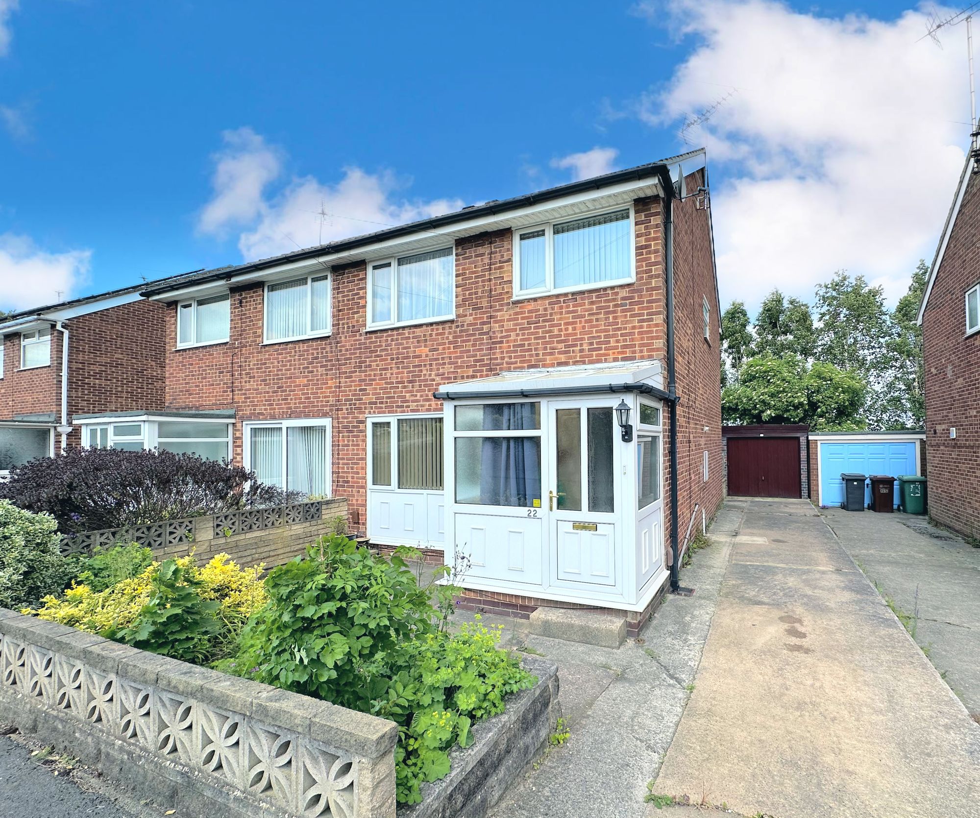 3 bed semi-detached house for sale in Swinnow Green, Pudsey  - Property Image 1