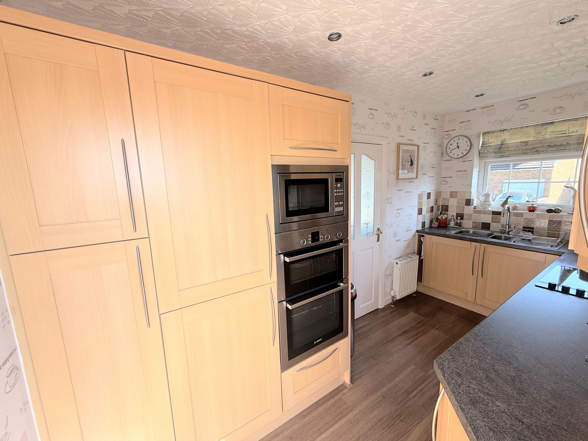 2 bed semi-detached bungalow for sale in Belgrave Gardens, Halifax  - Property Image 12
