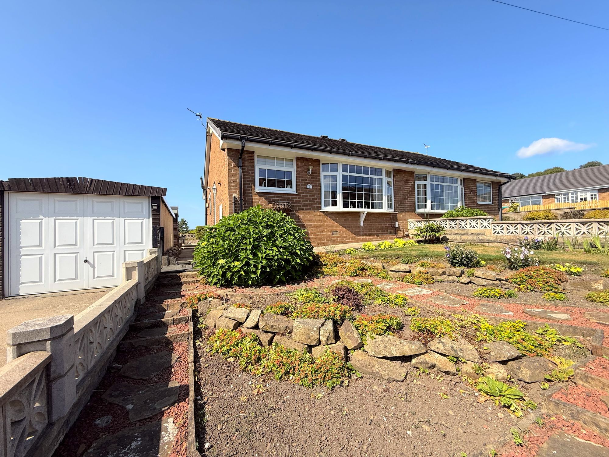 2 bed semi-detached bungalow for sale in Belgrave Gardens, Halifax  - Property Image 5