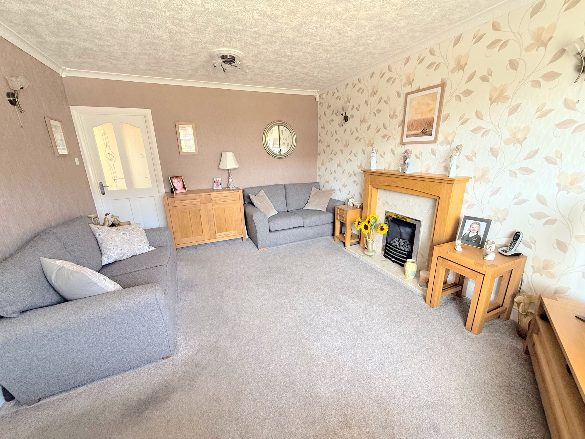 2 bed semi-detached bungalow for sale in Belgrave Gardens, Halifax  - Property Image 6