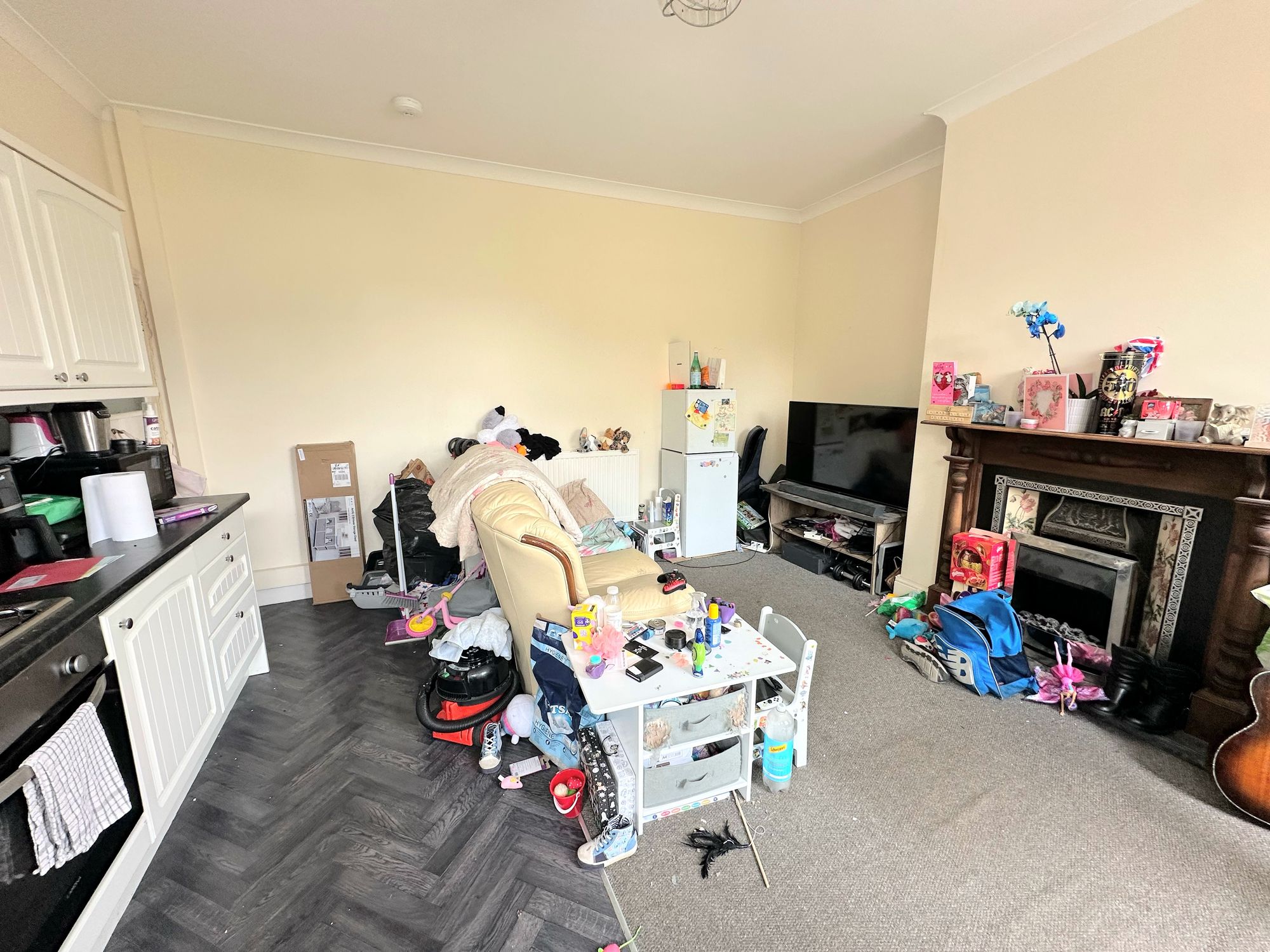 2 bed mid-terraced house for sale in East Park Road, Halifax  - Property Image 2