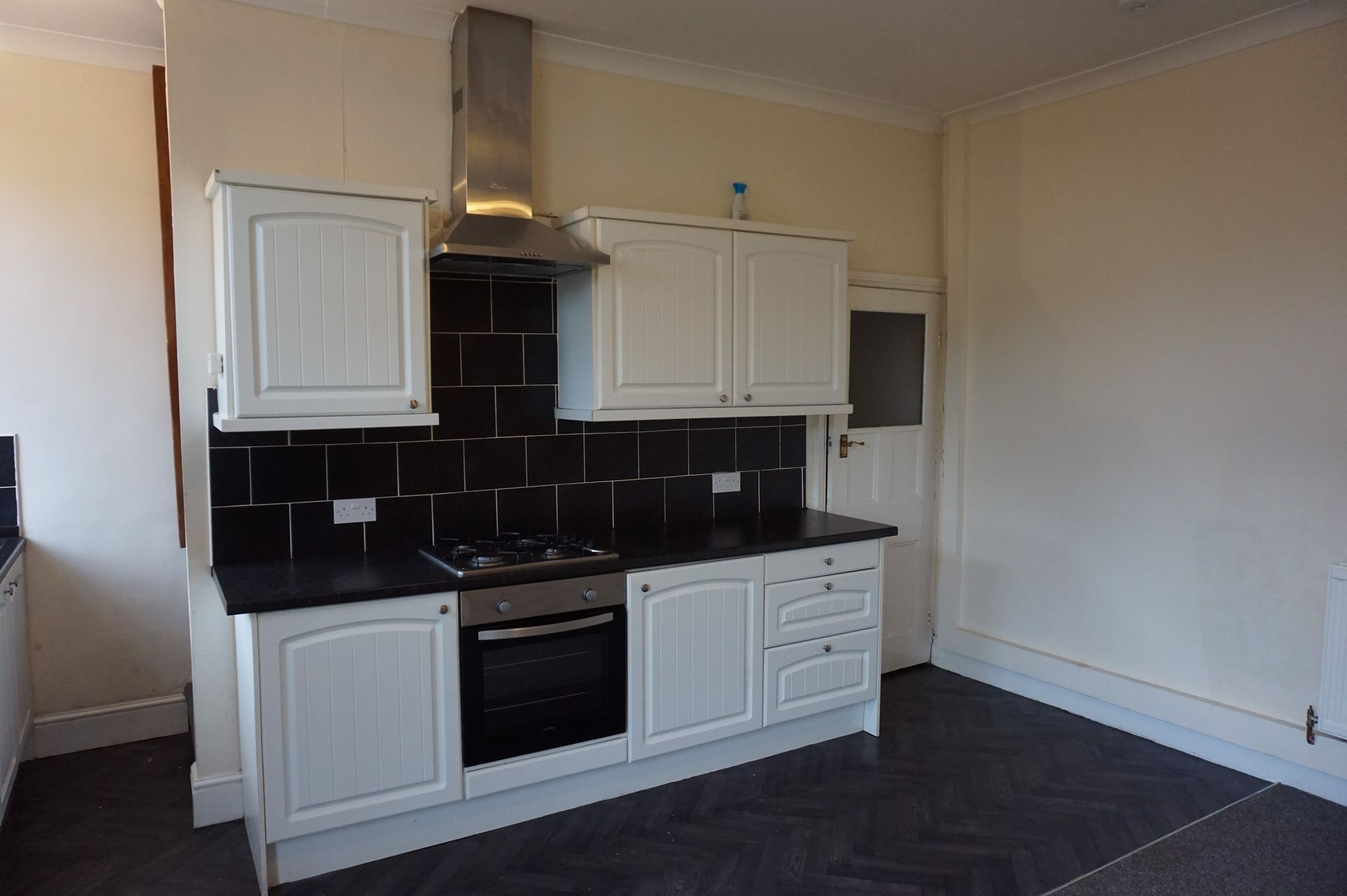 2 bed mid-terraced house for sale in East Park Road, Halifax  - Property Image 3