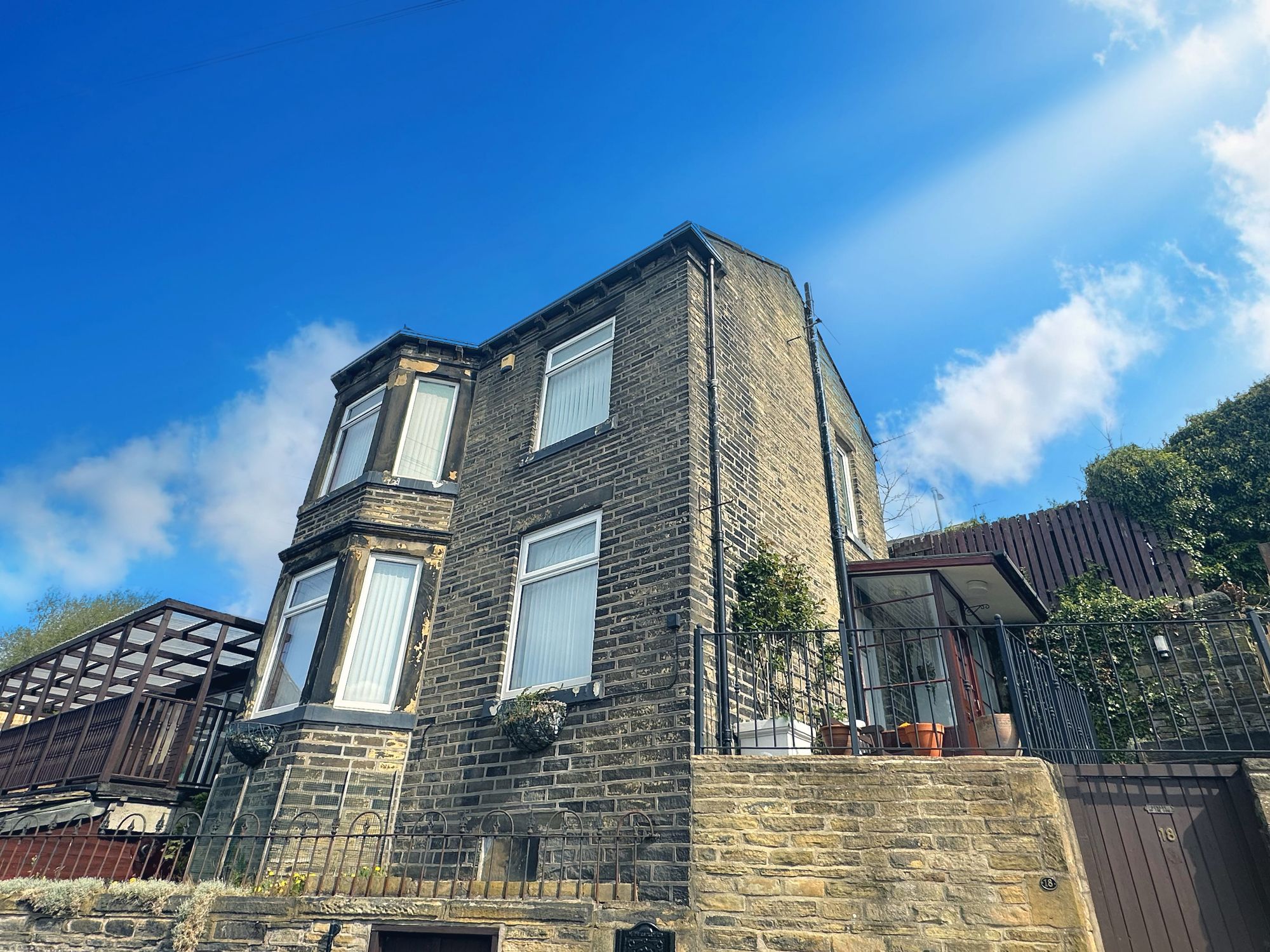 3 bed detached house for sale in Plane Tree Nest Lane, Halifax  - Property Image 3