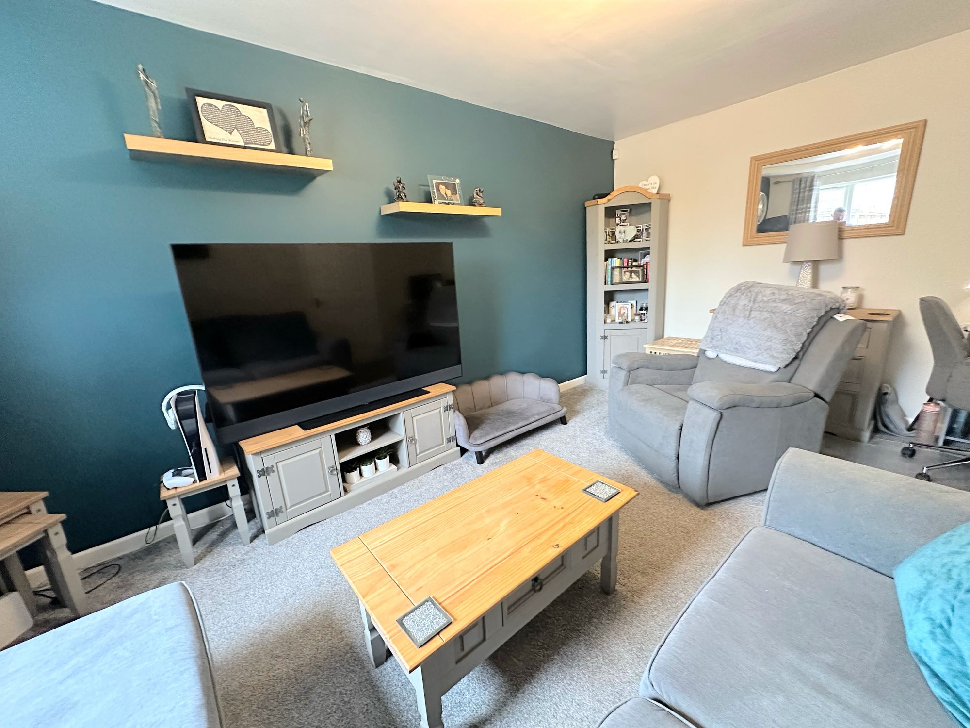 3 bed end of terrace house for sale in Keighley Road, Halifax  - Property Image 8