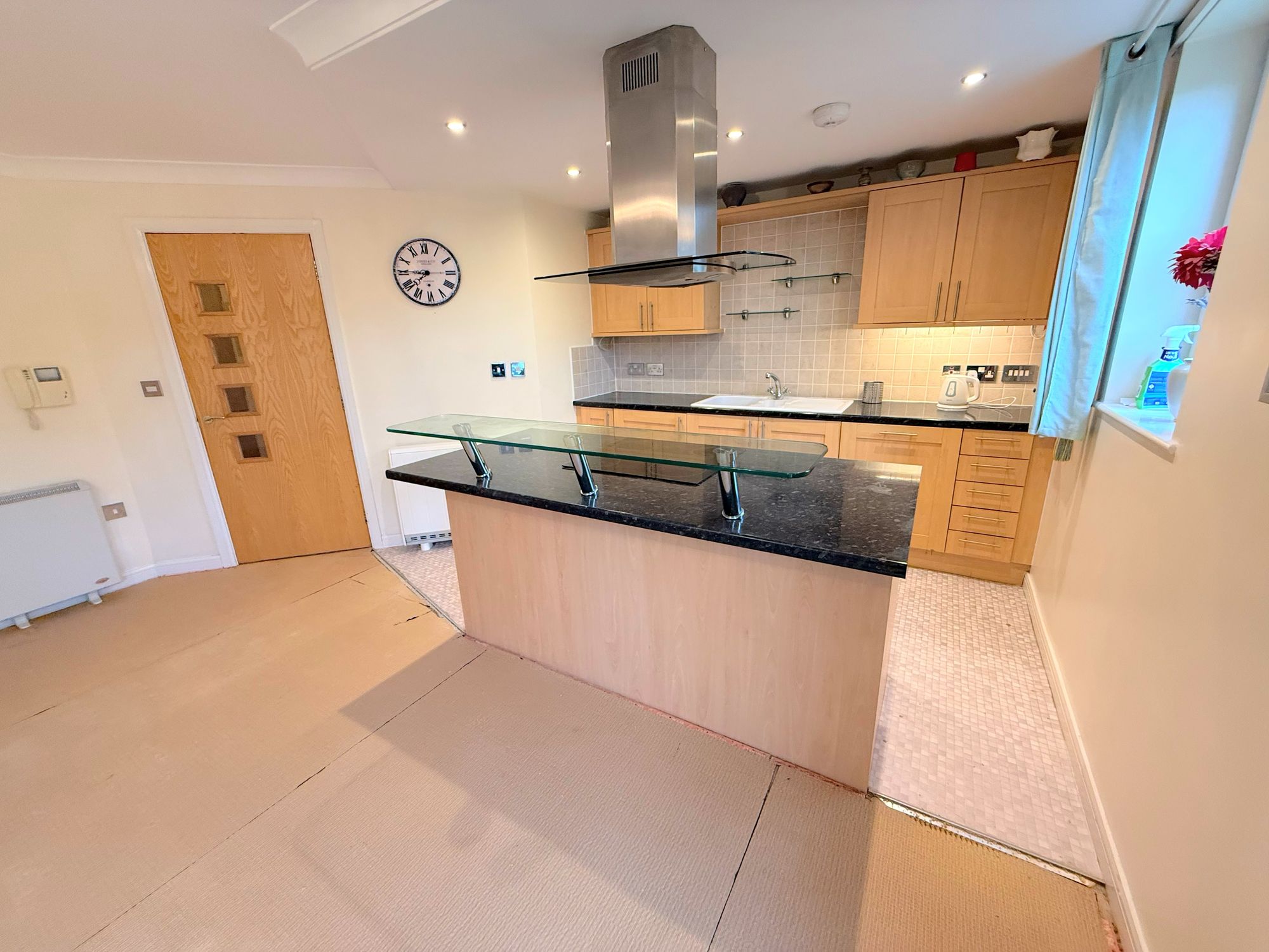 1 bed apartment for sale in Skircoat Green Road, Halifax  - Property Image 3