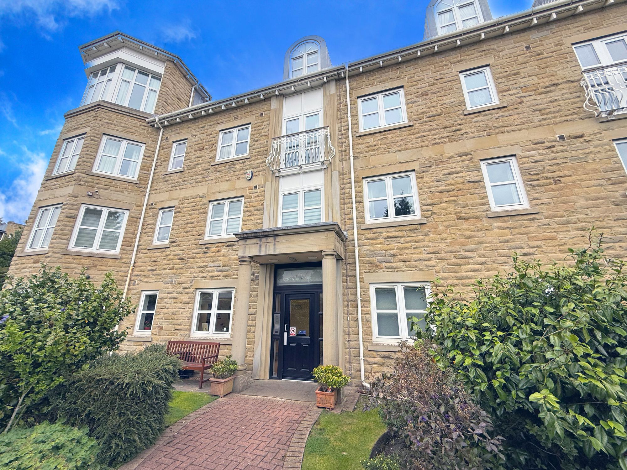 1 bed apartment for sale in Skircoat Green Road, Halifax  - Property Image 1