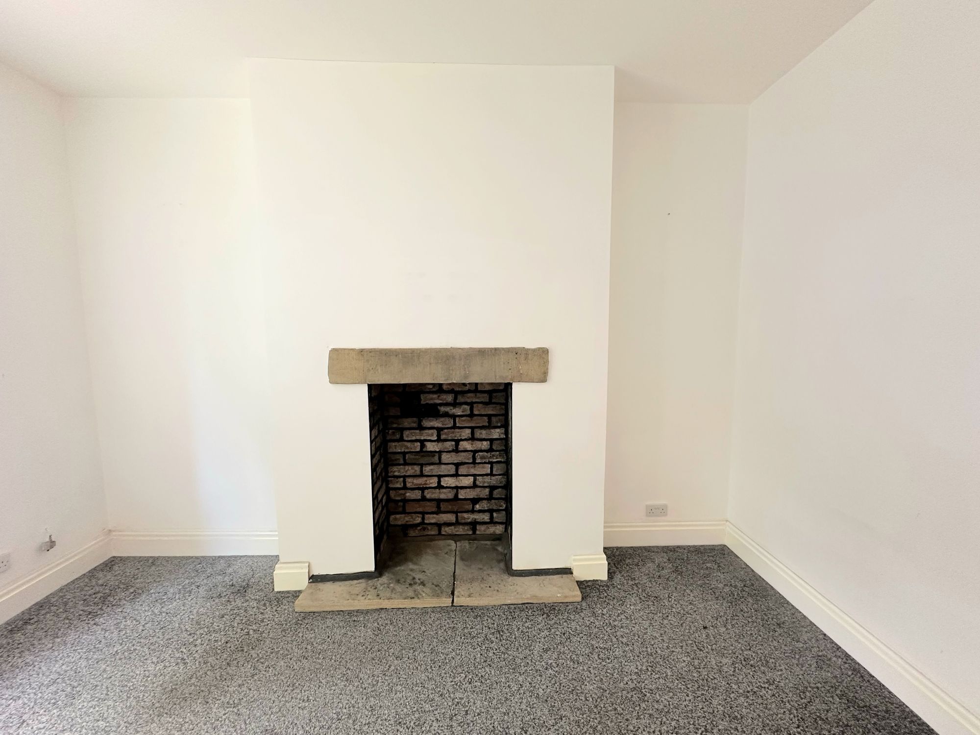2 bed mid-terraced house for sale in Crossley Terrace South, Halifax 7