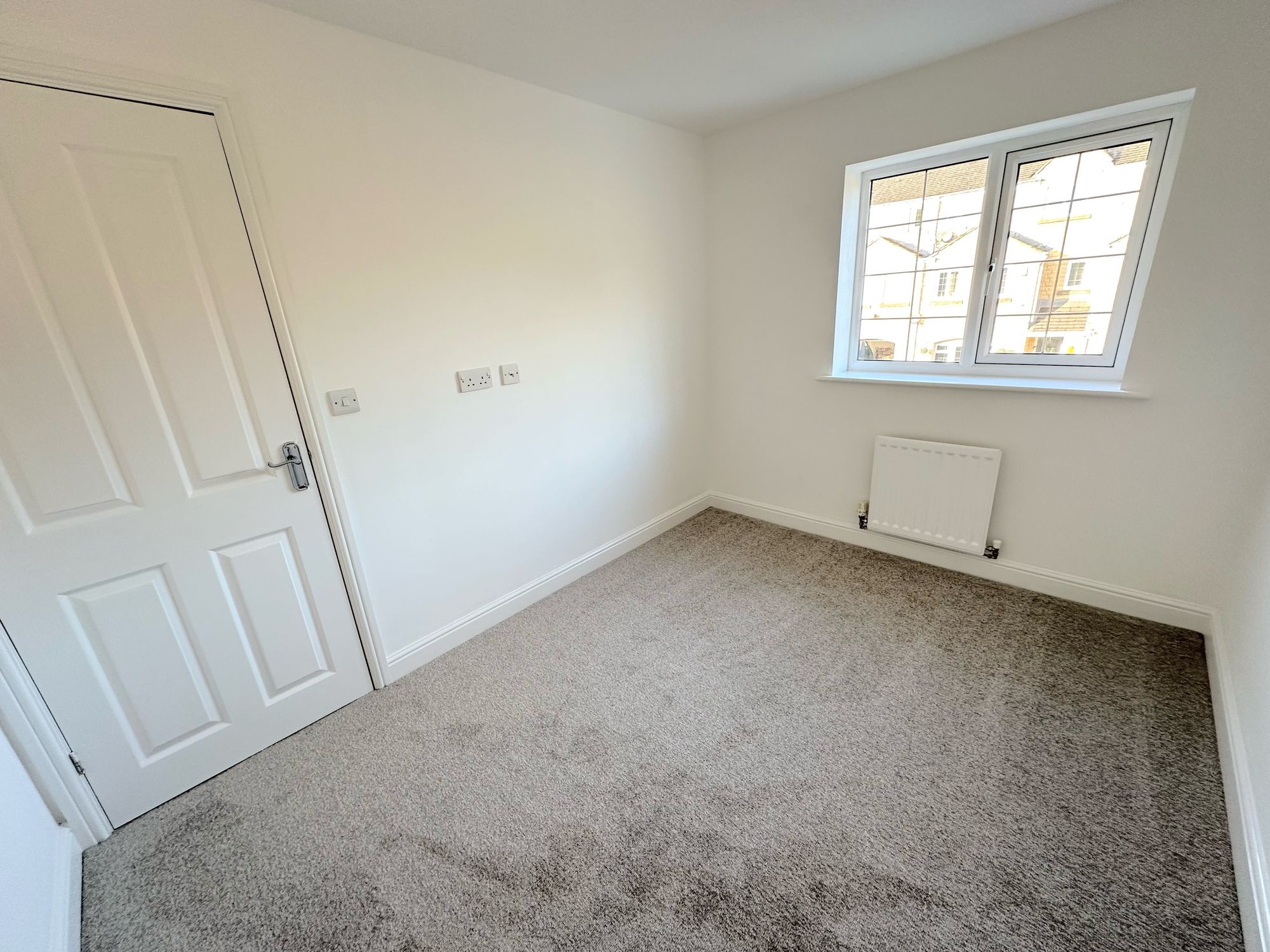 3 bed end of terrace house for sale in Larch Close, Halifax  - Property Image 19