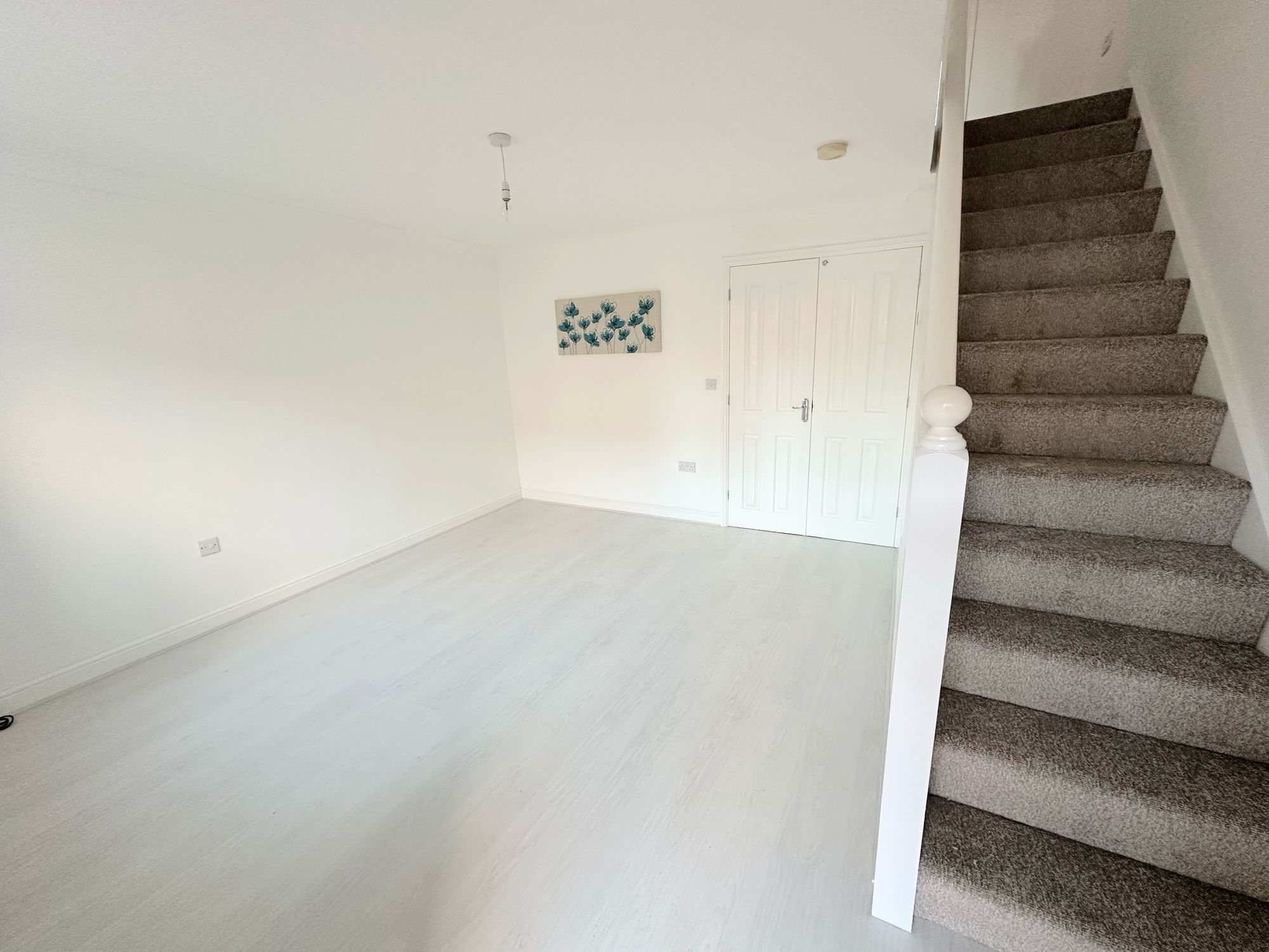 3 bed end of terrace house for sale in Larch Close, Halifax  - Property Image 6