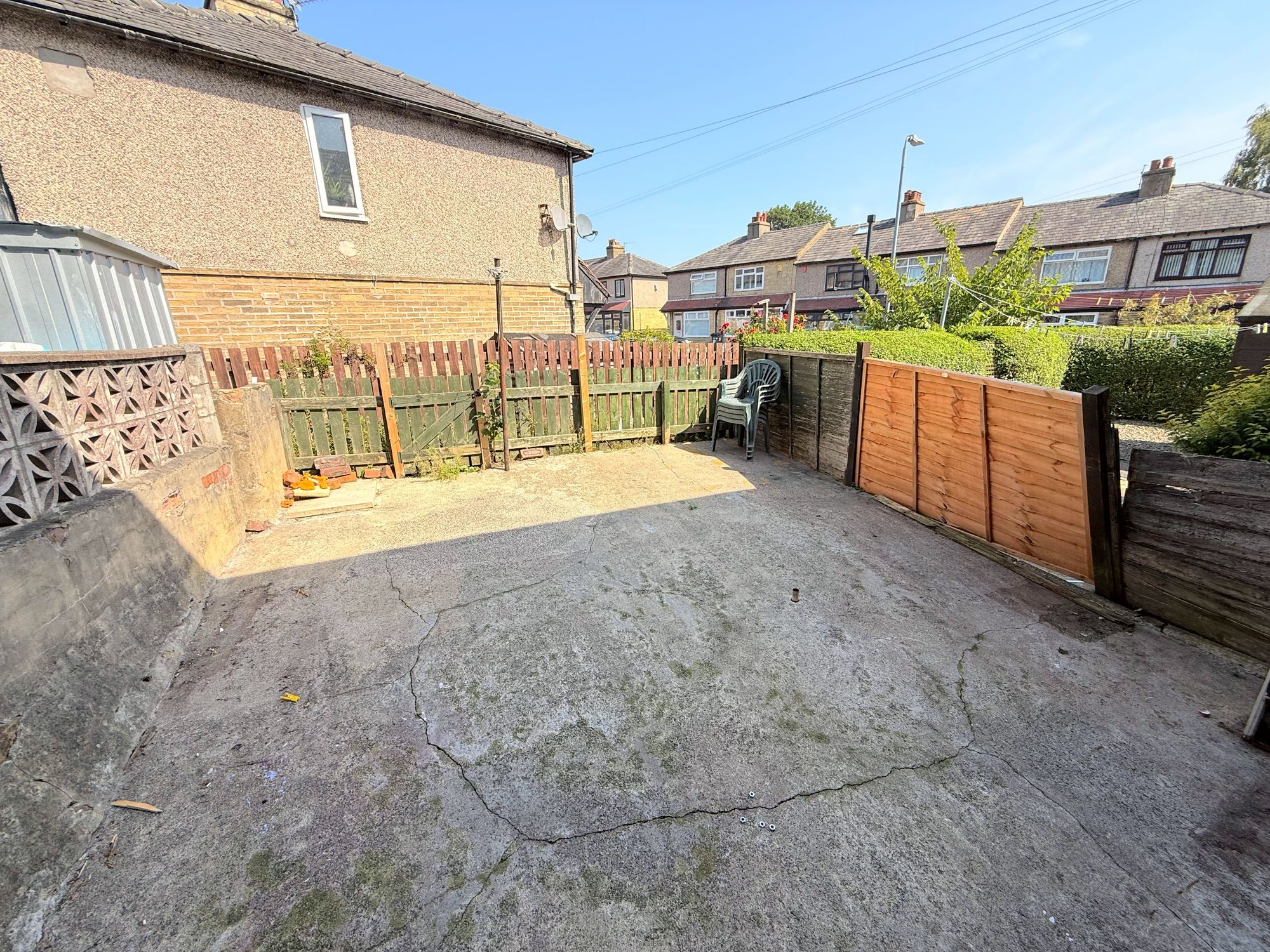 2 bed mid-terraced house for sale in Parkinson Lane, Halifax 16