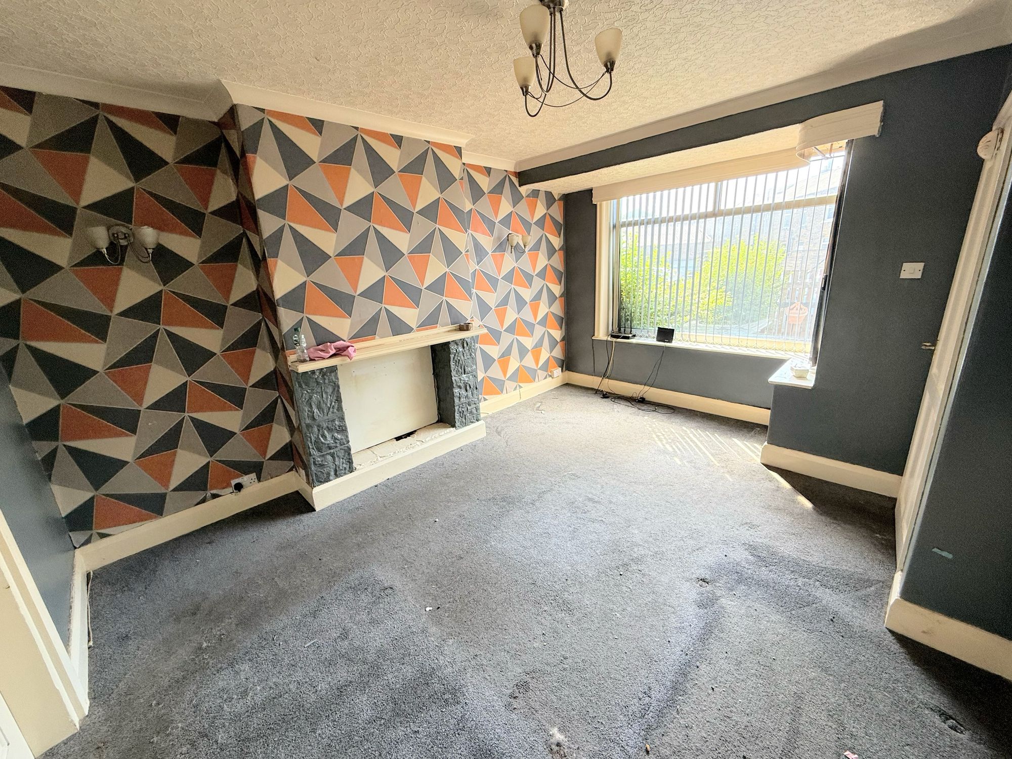 2 bed mid-terraced house for sale in Parkinson Lane, Halifax 1