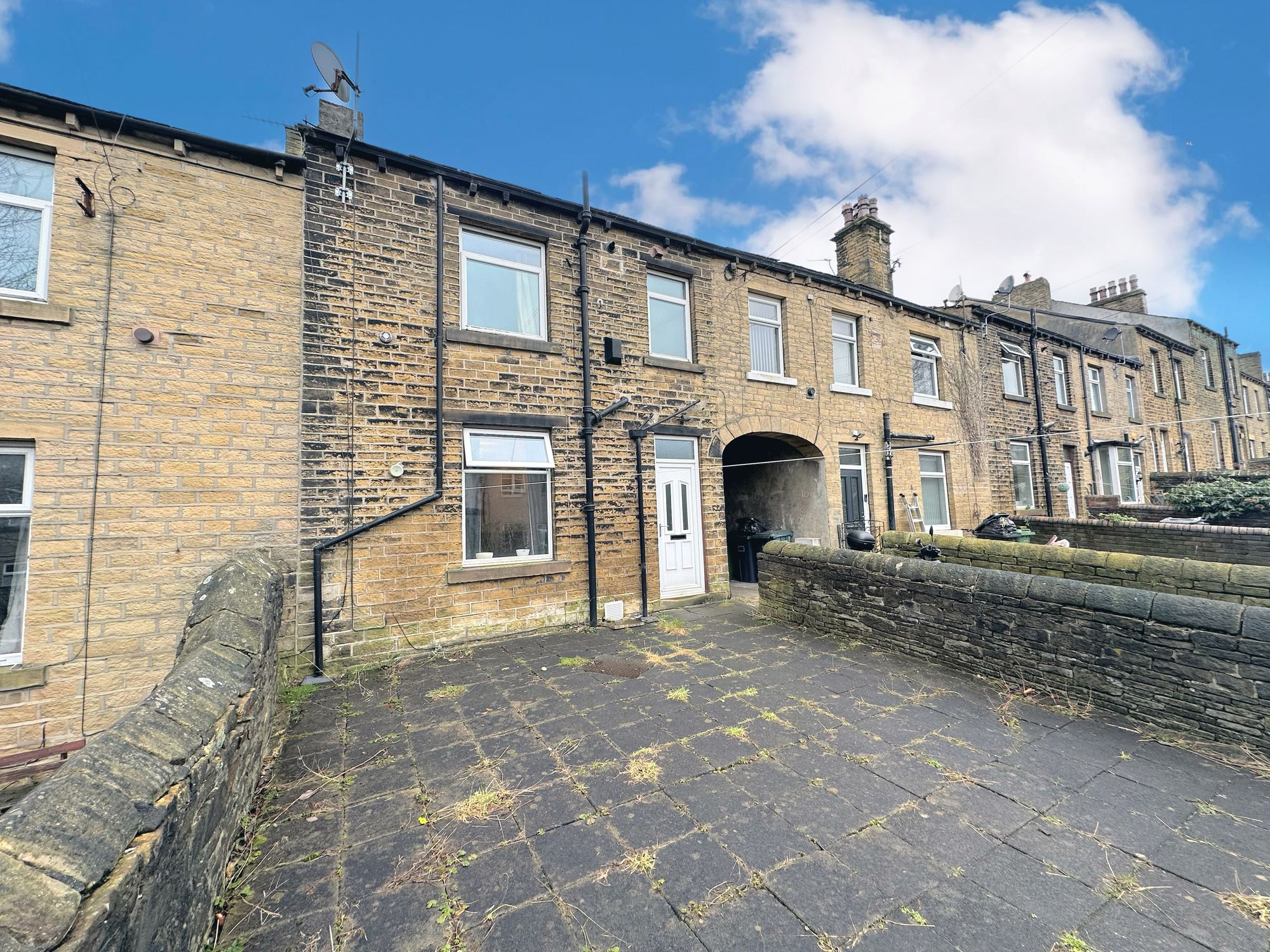 1 bed terraced house for sale in New Hey Road, Huddersfield, HD3 