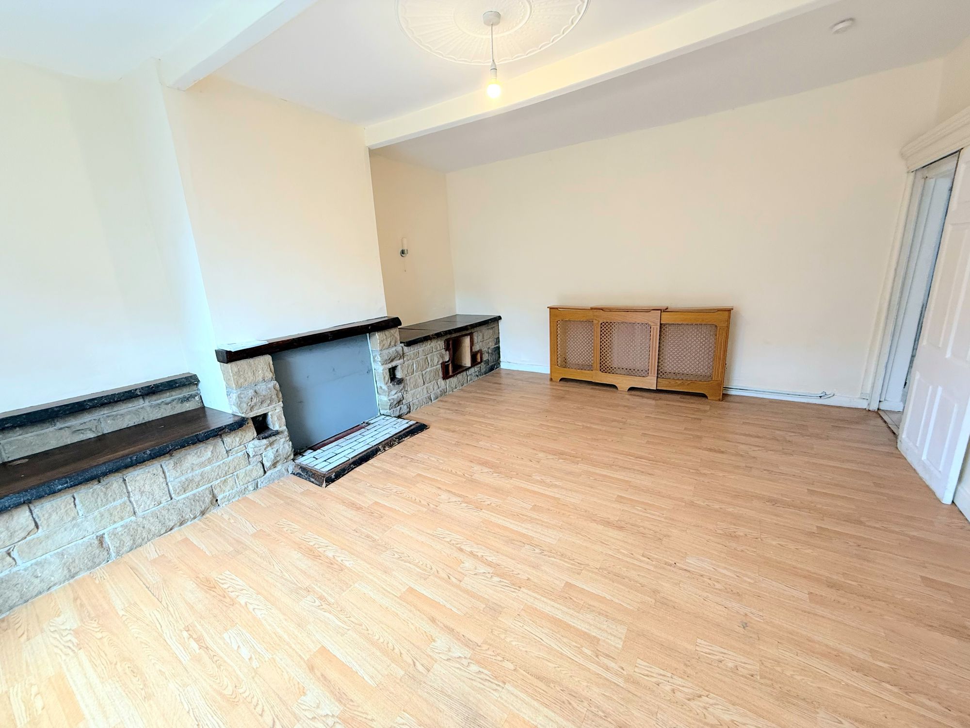 3 bed mid-terraced house for sale in Beech Street, Halifax  - Property Image 6