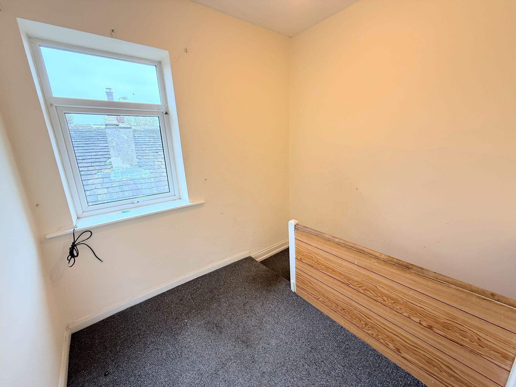 3 bed mid-terraced house for sale in Beech Street, Halifax 8