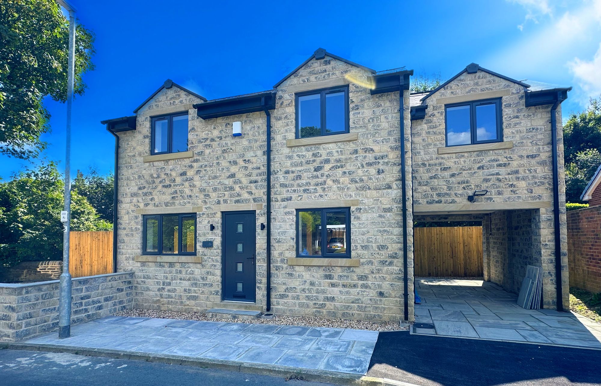 3 bed detached house for sale in Westfield Drive, Halifax  - Property Image 5